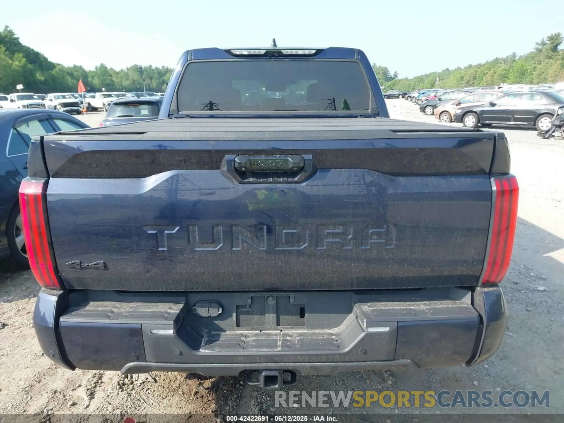16 Photograph of a damaged car 5TFLA5DB4RX163385 TOYOTA TUNDRA 2024