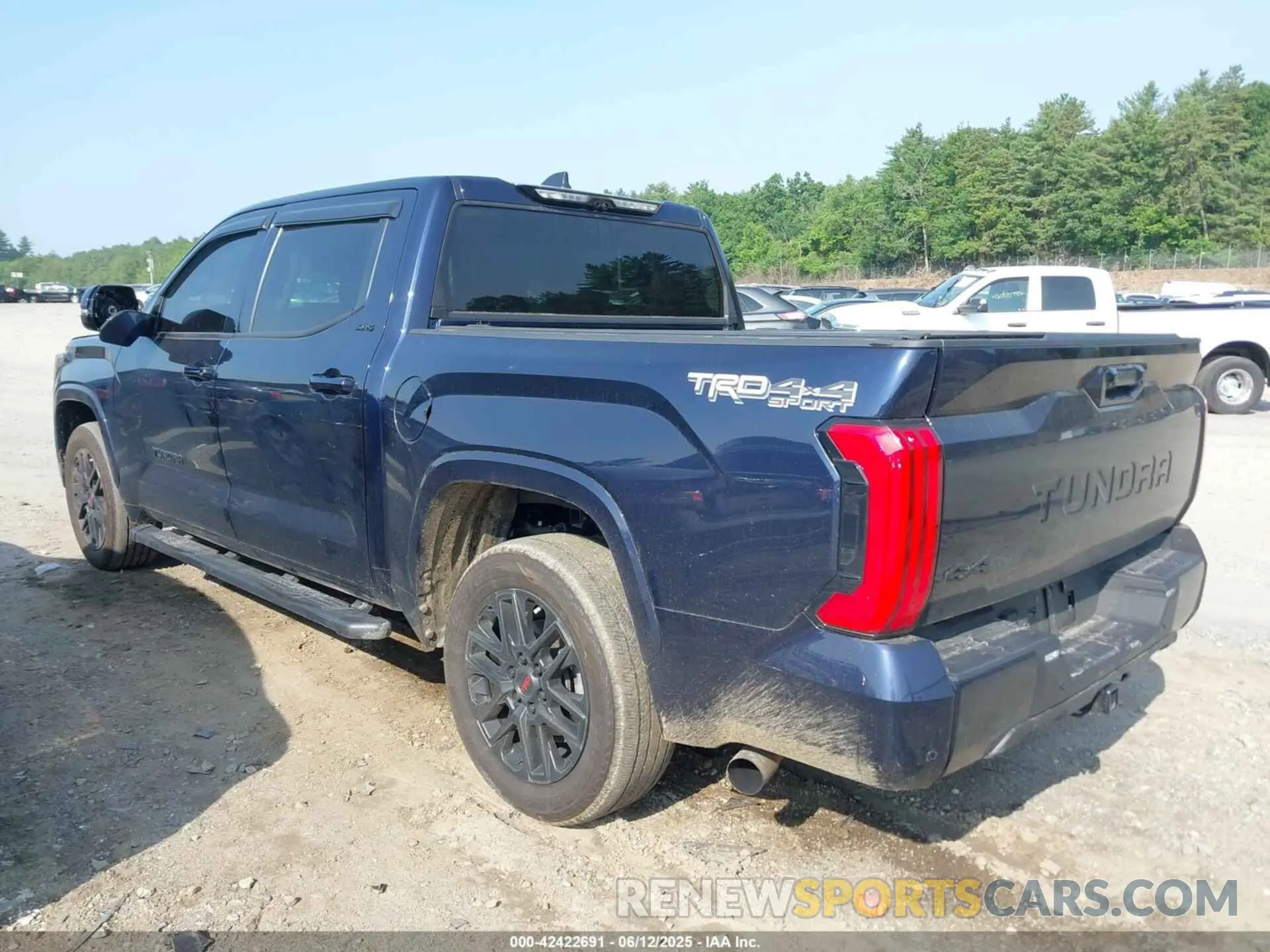 3 Photograph of a damaged car 5TFLA5DB4RX163385 TOYOTA TUNDRA 2024