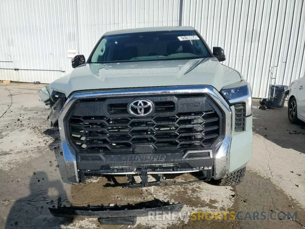 5 Photograph of a damaged car 5TFLA5DB4RX172152 TOYOTA TUNDRA 2024