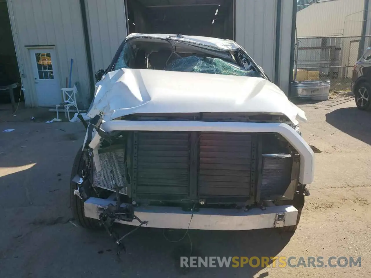 5 Photograph of a damaged car 5TFLA5DB5RX187114 TOYOTA TUNDRA 2024