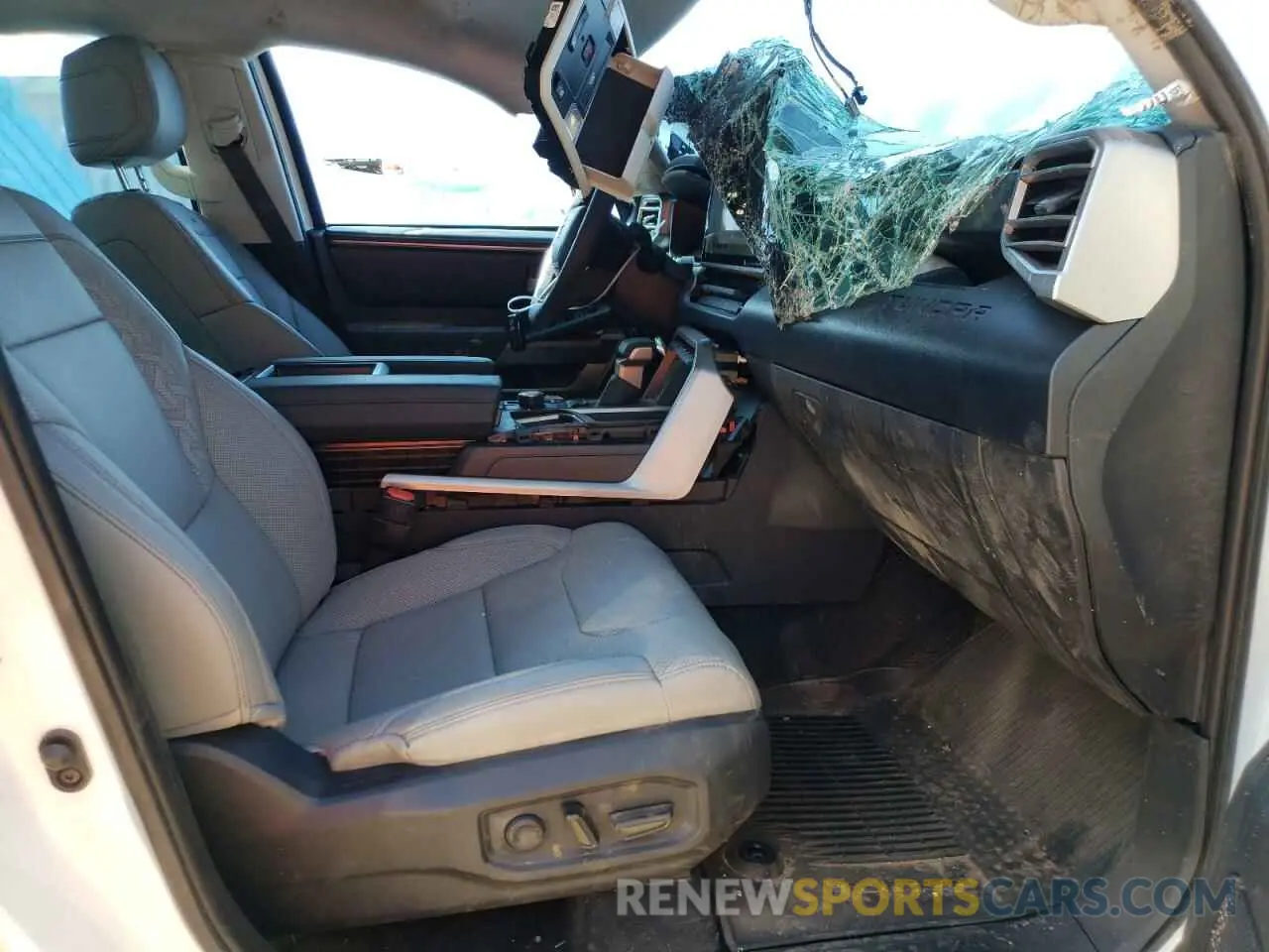 7 Photograph of a damaged car 5TFLA5DB5RX187114 TOYOTA TUNDRA 2024