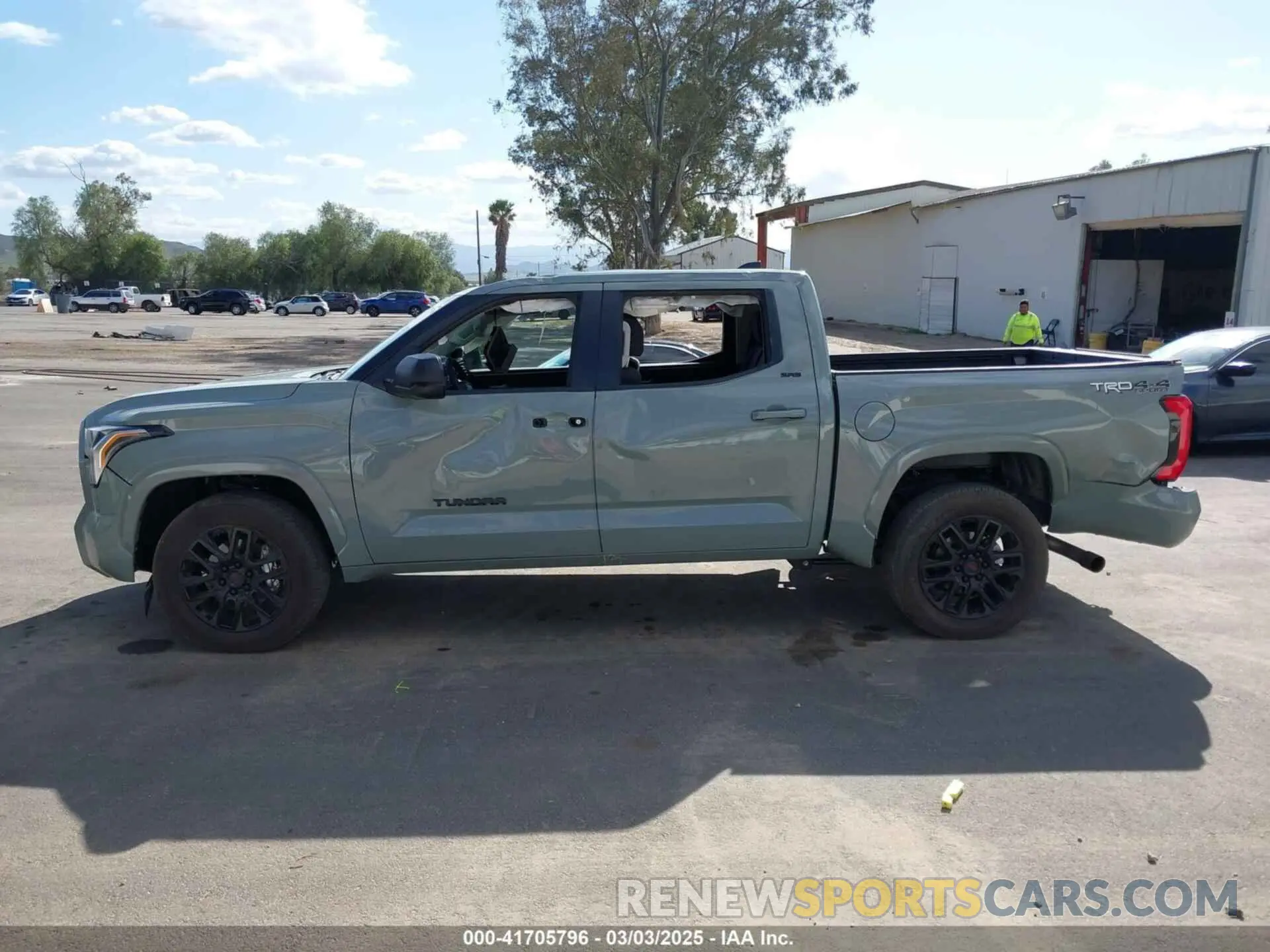 14 Photograph of a damaged car 5TFLA5DB5RX215364 TOYOTA TUNDRA 2024