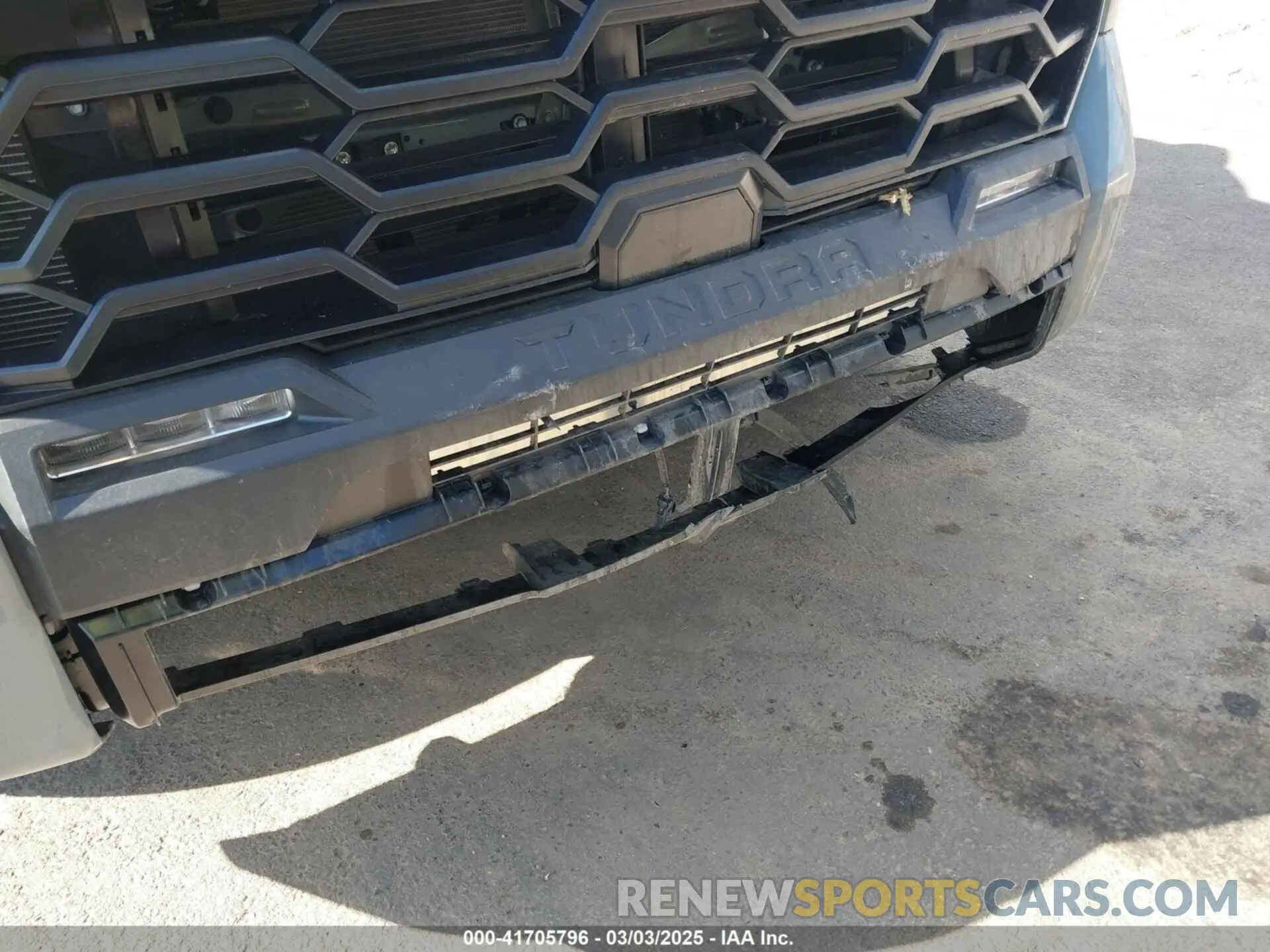 21 Photograph of a damaged car 5TFLA5DB5RX215364 TOYOTA TUNDRA 2024