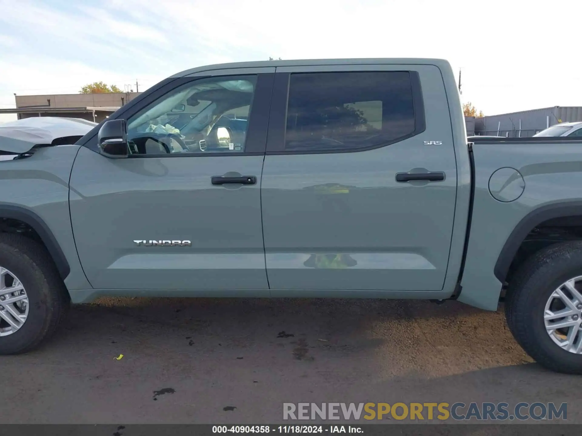14 Photograph of a damaged car 5TFLA5DB5RX219074 TOYOTA TUNDRA 2024