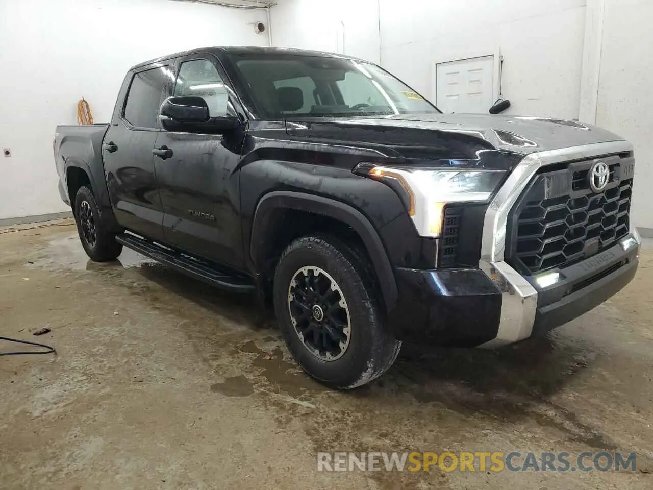 4 Photograph of a damaged car 5TFLA5DB6RX146524 TOYOTA TUNDRA 2024