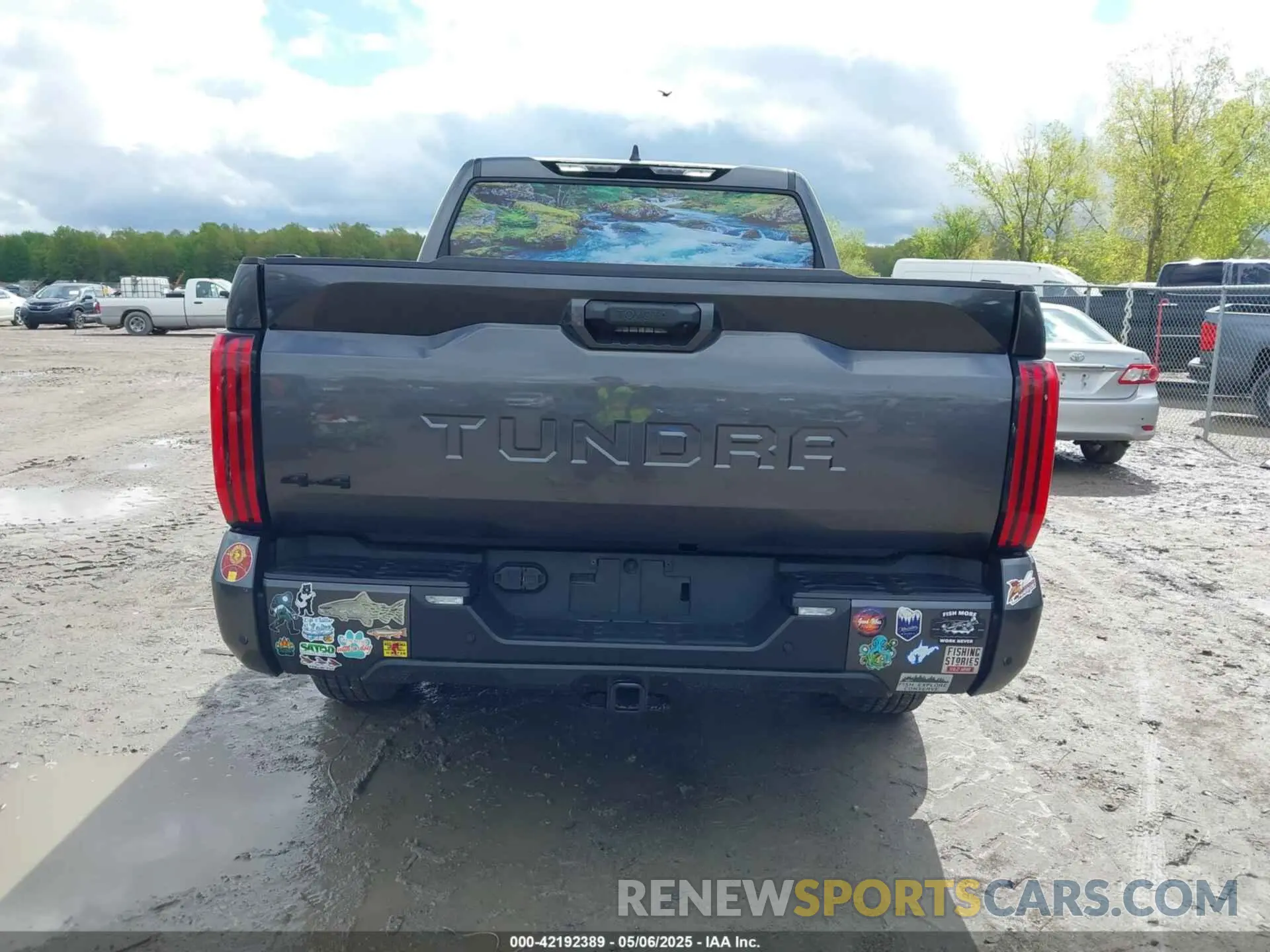 16 Photograph of a damaged car 5TFLA5DB7RX237804 TOYOTA TUNDRA 2024
