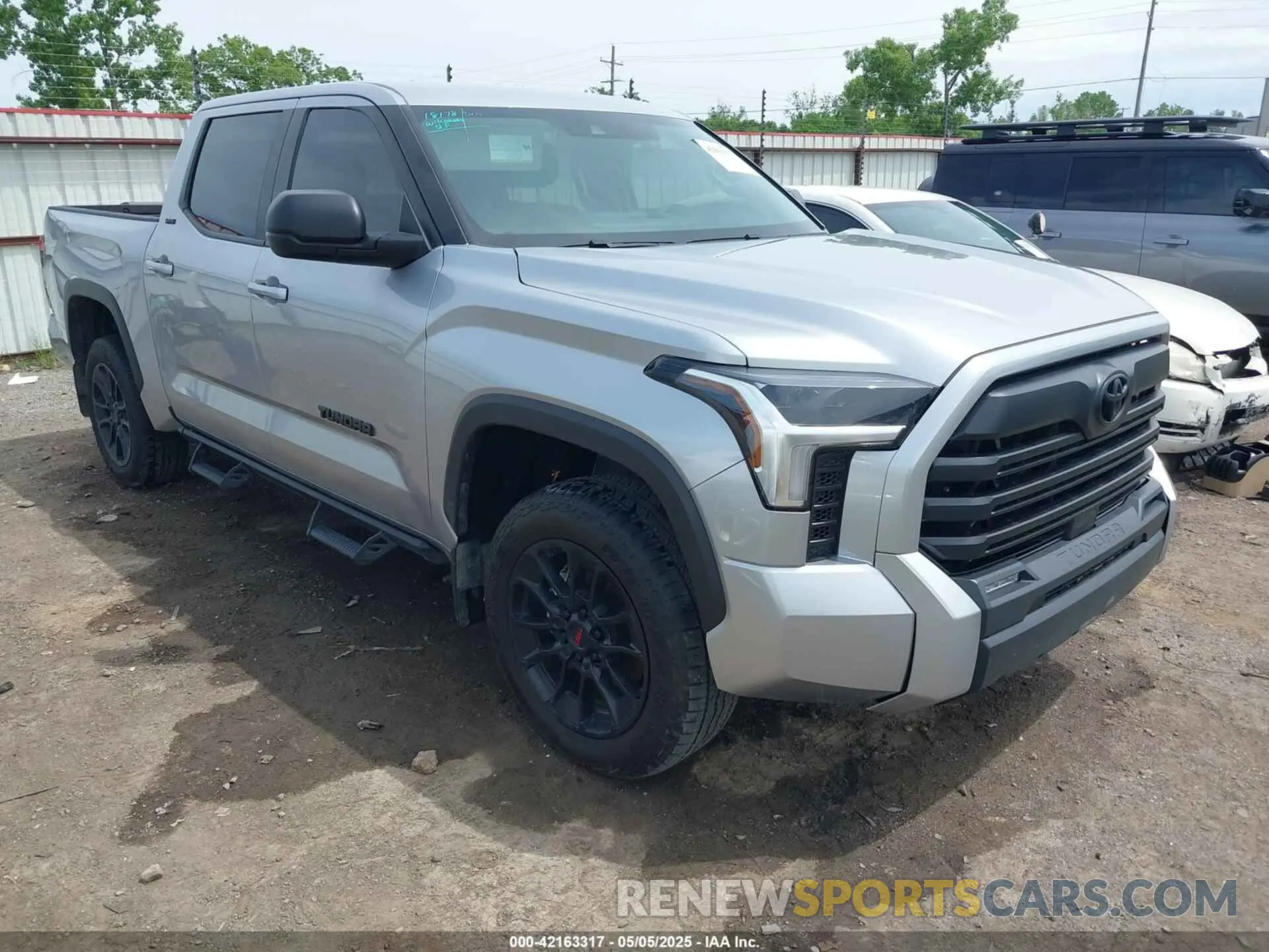 1 Photograph of a damaged car 5TFLA5DB9RX195023 TOYOTA TUNDRA 2024