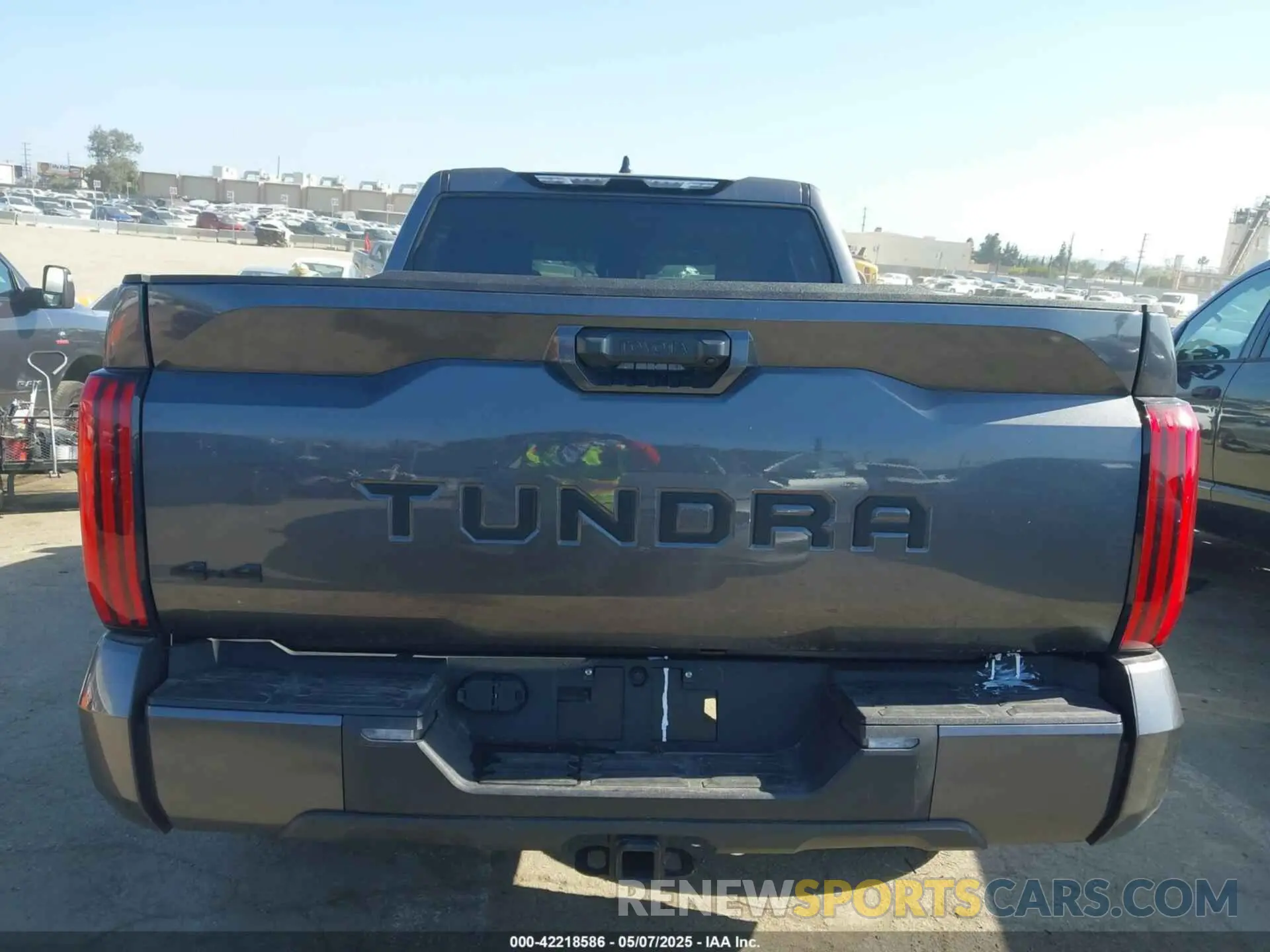 16 Photograph of a damaged car 5TFLA5DB9RX206764 TOYOTA TUNDRA 2024