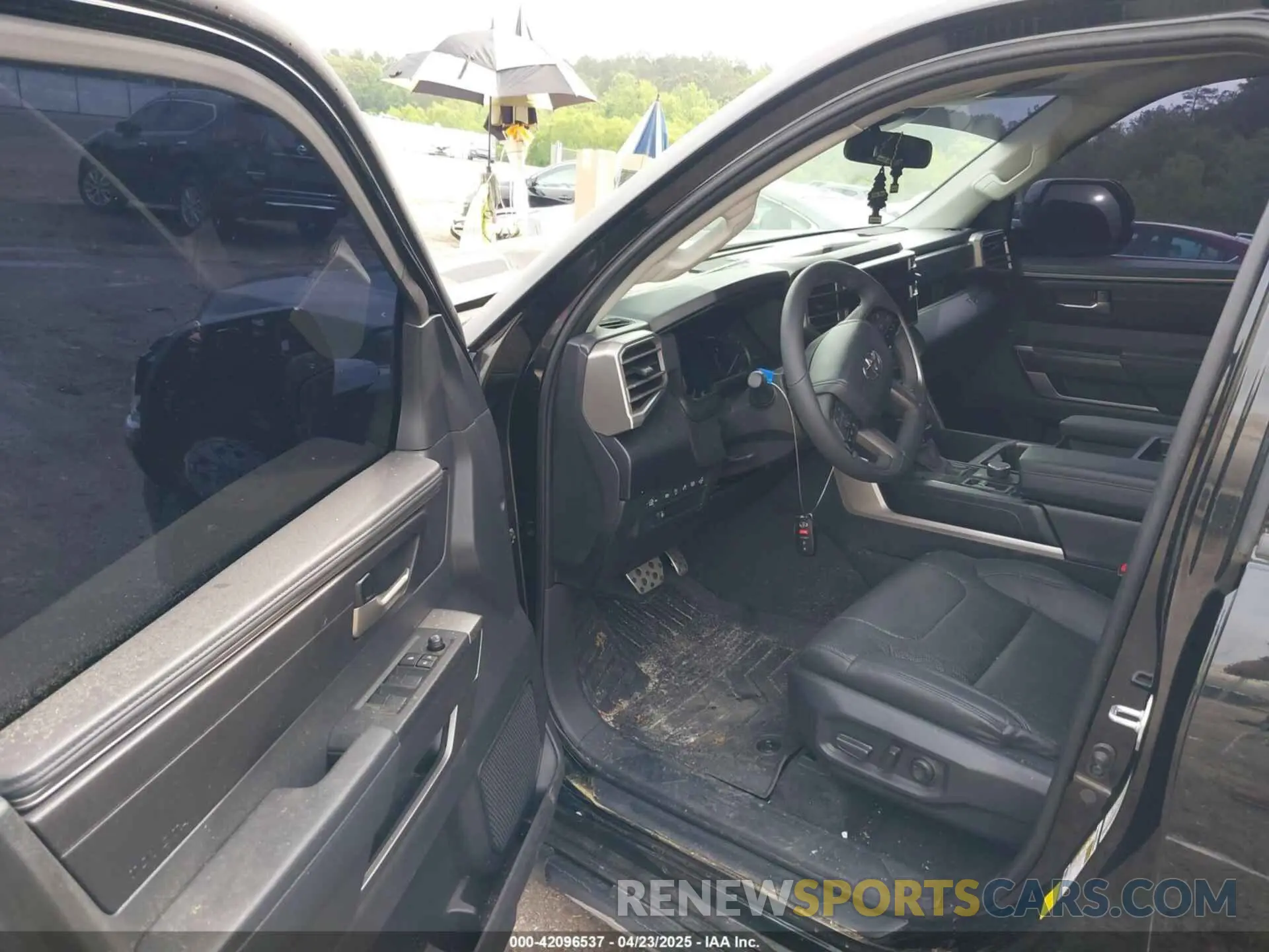 5 Photograph of a damaged car 5TFLA5DBXRX209303 TOYOTA TUNDRA 2024