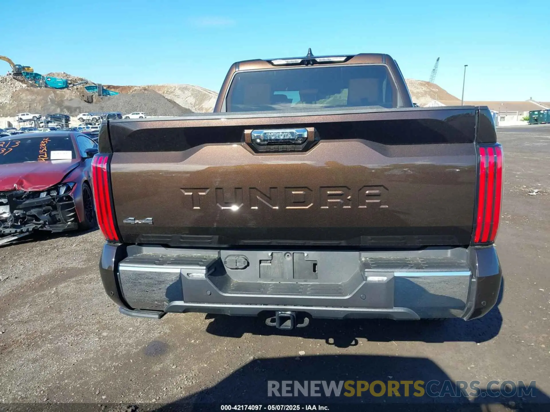 16 Photograph of a damaged car 5TFMA5DB1RX201000 TOYOTA TUNDRA 2024