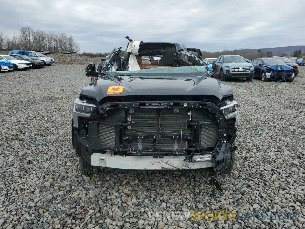 5 Photograph of a damaged car 5TFMA5DB4RX185682 TOYOTA TUNDRA 2024