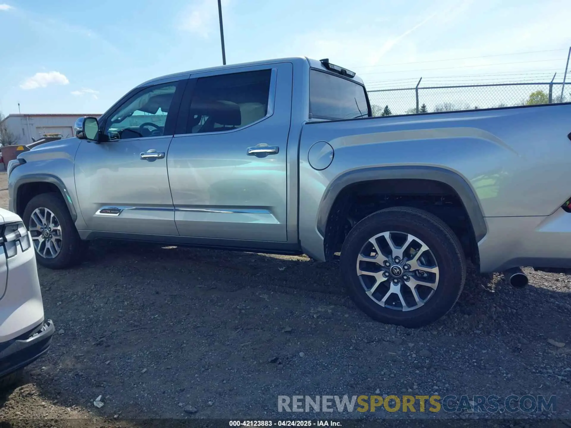 14 Photograph of a damaged car 5TFMA5DB4RX191529 TOYOTA TUNDRA 2024