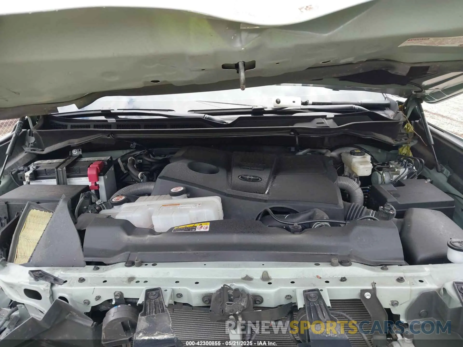 10 Photograph of a damaged car 5TFMA5DB7RX237449 TOYOTA TUNDRA 2024