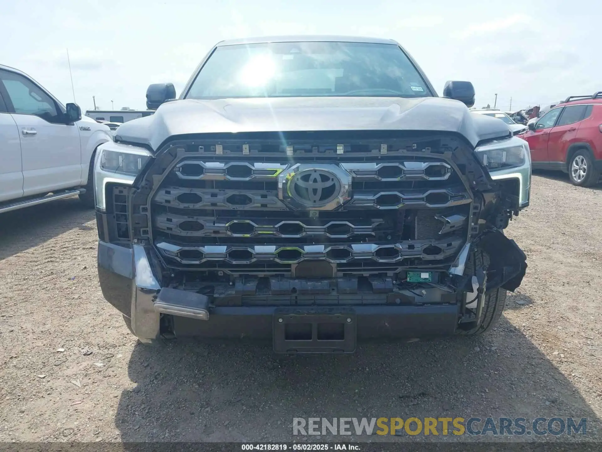 12 Photograph of a damaged car 5TFNA5AB6RX034304 TOYOTA TUNDRA 2024