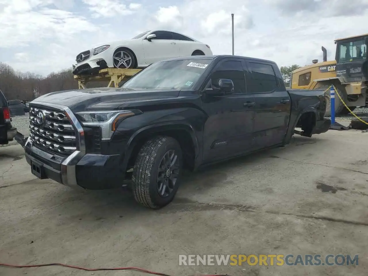 1 Photograph of a damaged car 5TFNA5DB0RX227785 TOYOTA TUNDRA 2024