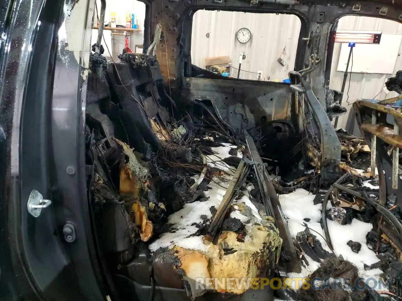 10 Photograph of a damaged car 5TFNA5DB2RX199813 TOYOTA TUNDRA 2024