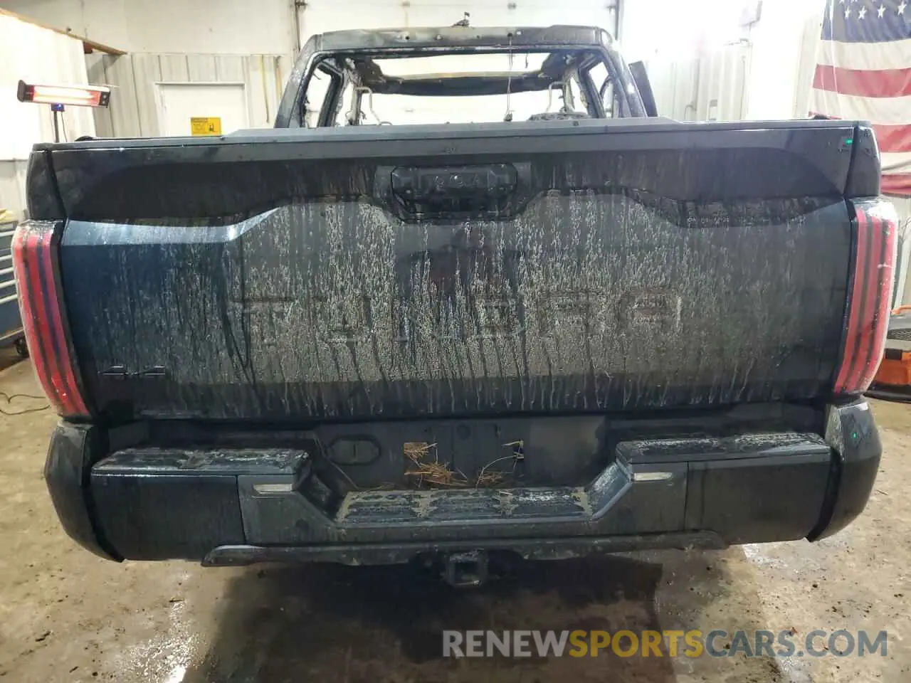 6 Photograph of a damaged car 5TFNA5DB2RX199813 TOYOTA TUNDRA 2024