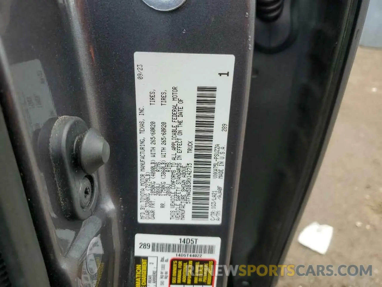12 Photograph of a damaged car 5TFNA5DB3RX142715 TOYOTA TUNDRA 2024