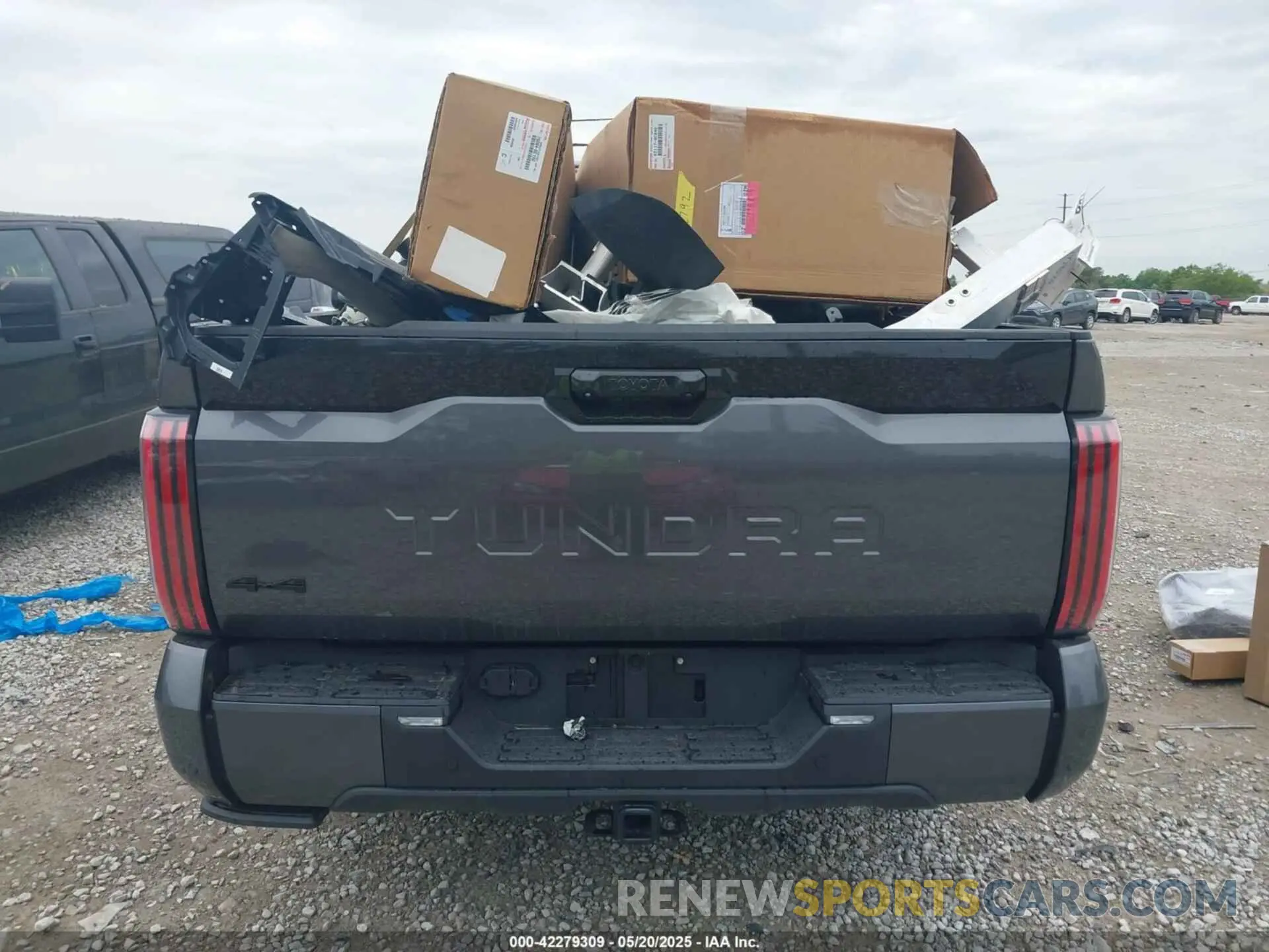 16 Photograph of a damaged car 5TFNA5DB8RX209602 TOYOTA TUNDRA 2024