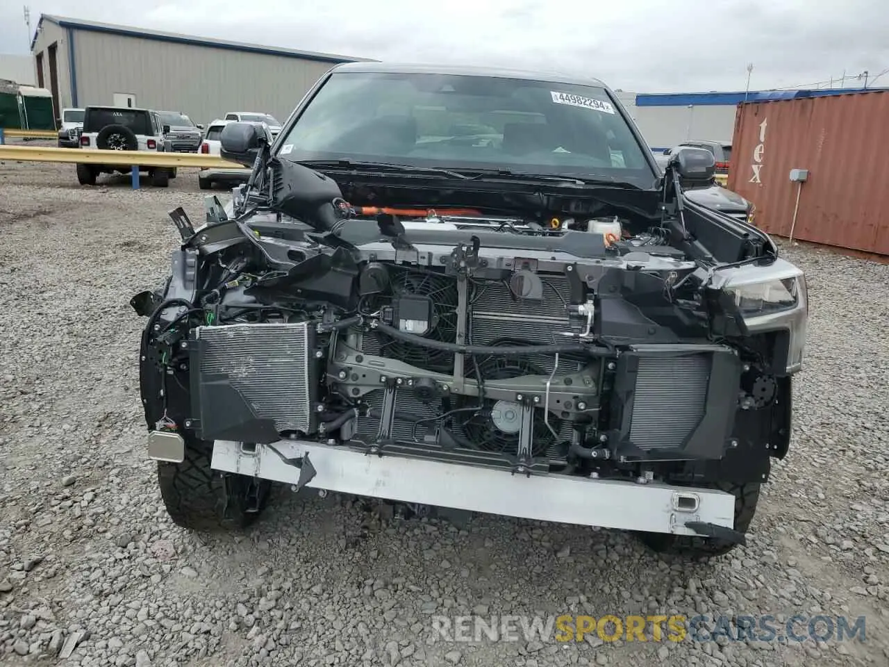 5 Photograph of a damaged car 5TFNC5DB1RX048519 TOYOTA TUNDRA 2024