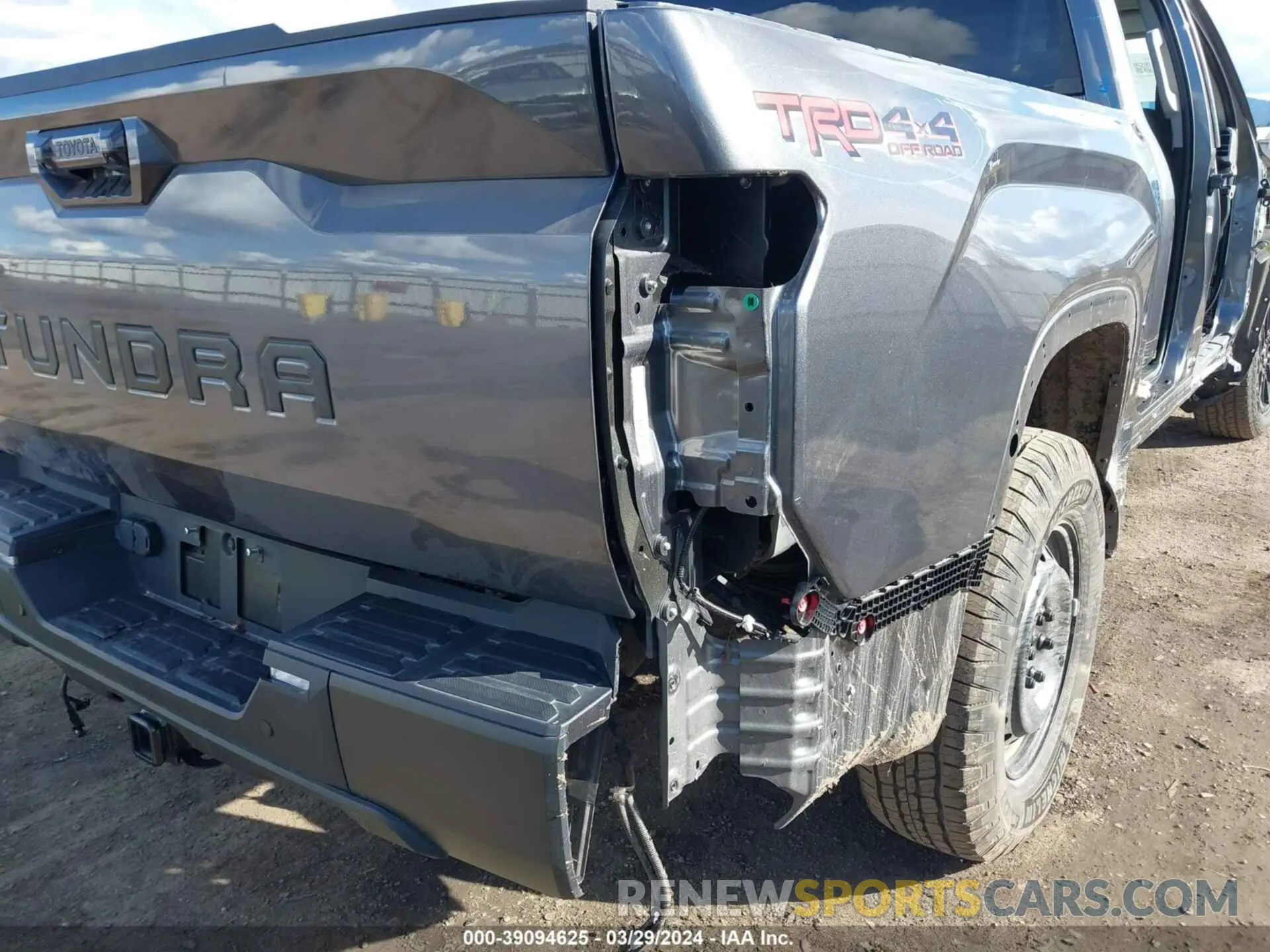 21 Photograph of a damaged car 5TFWA5DB1RX143429 TOYOTA TUNDRA 2024