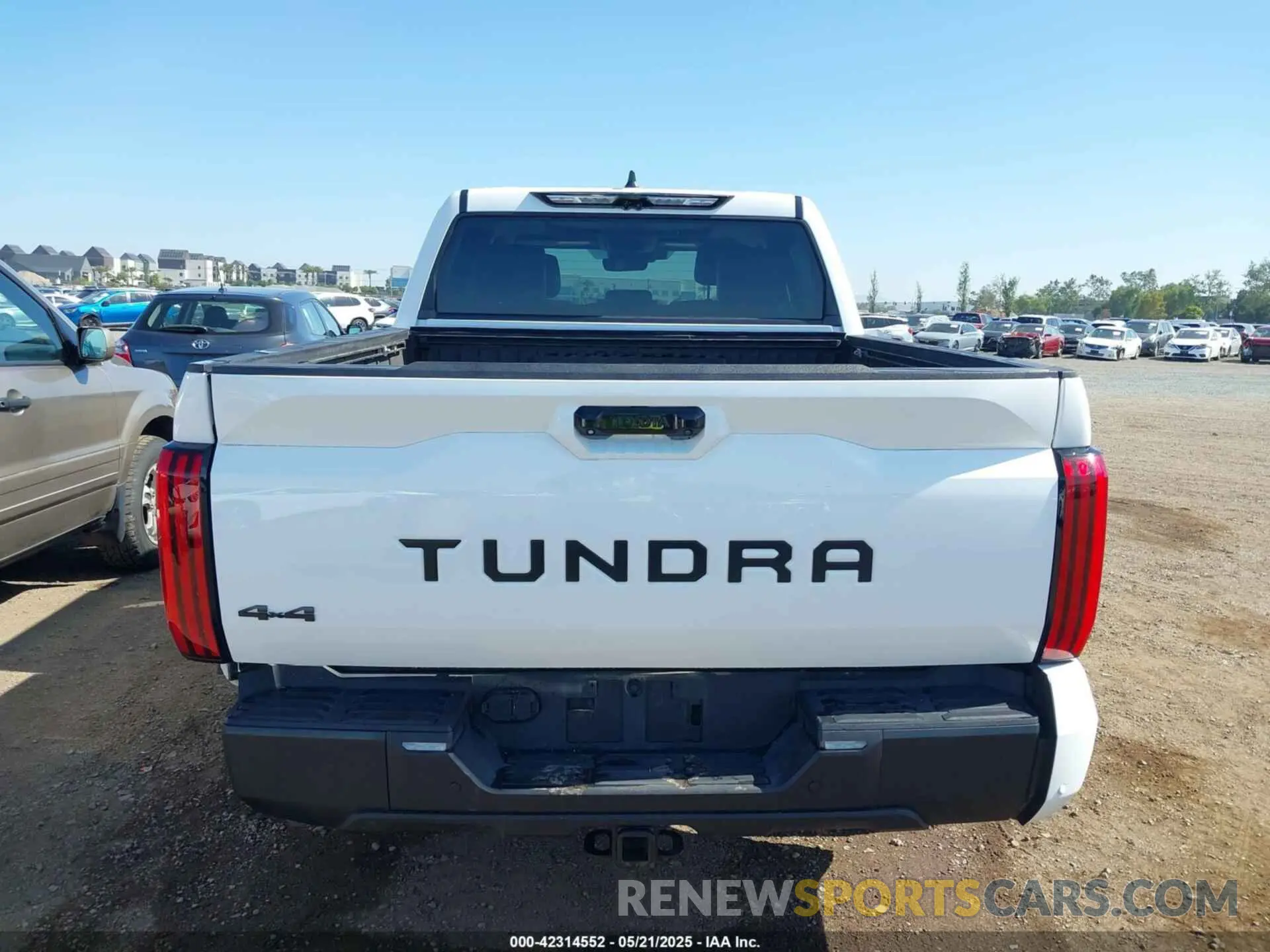 16 Photograph of a damaged car 5TFWA5DB5RX185795 TOYOTA TUNDRA 2024