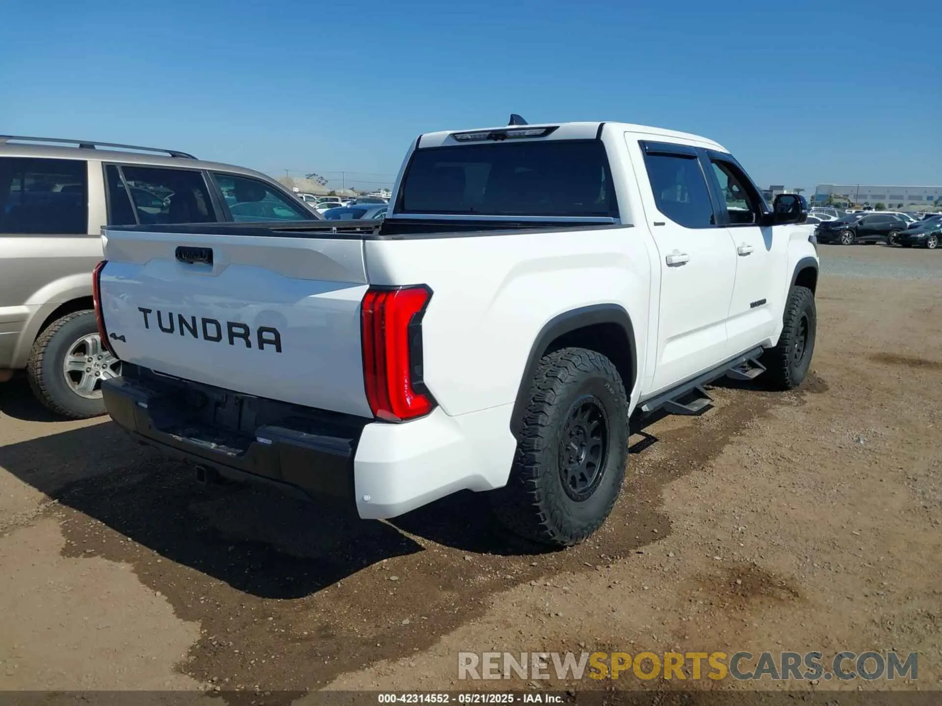 4 Photograph of a damaged car 5TFWA5DB5RX185795 TOYOTA TUNDRA 2024
