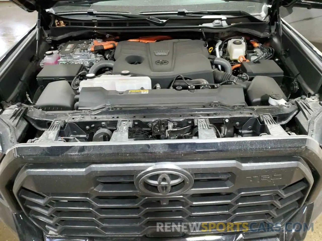 11 Photograph of a damaged car 5TFWC5DB5RX064503 TOYOTA TUNDRA 2024