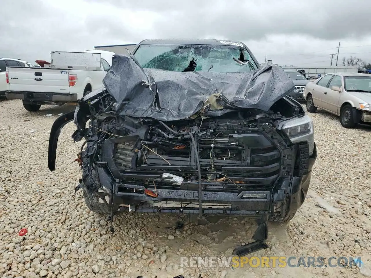 5 Photograph of a damaged car 5TFWC5DB7RX045130 TOYOTA TUNDRA 2024