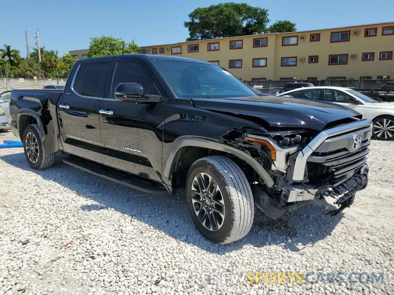 4 Photograph of a damaged car 5TFJA5BC0SX003559 TOYOTA TUNDRA 2025