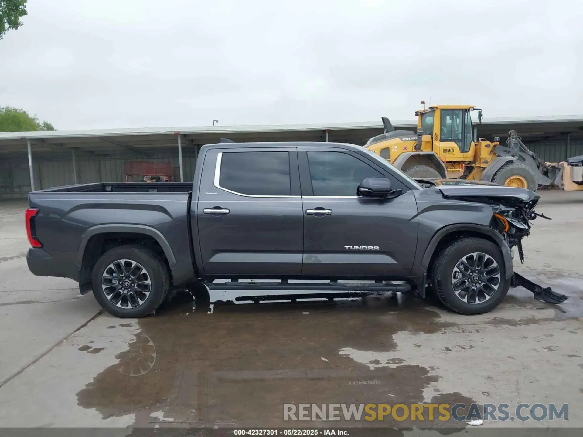 14 Photograph of a damaged car 5TFJA5DB3SX245153 TOYOTA TUNDRA 2025