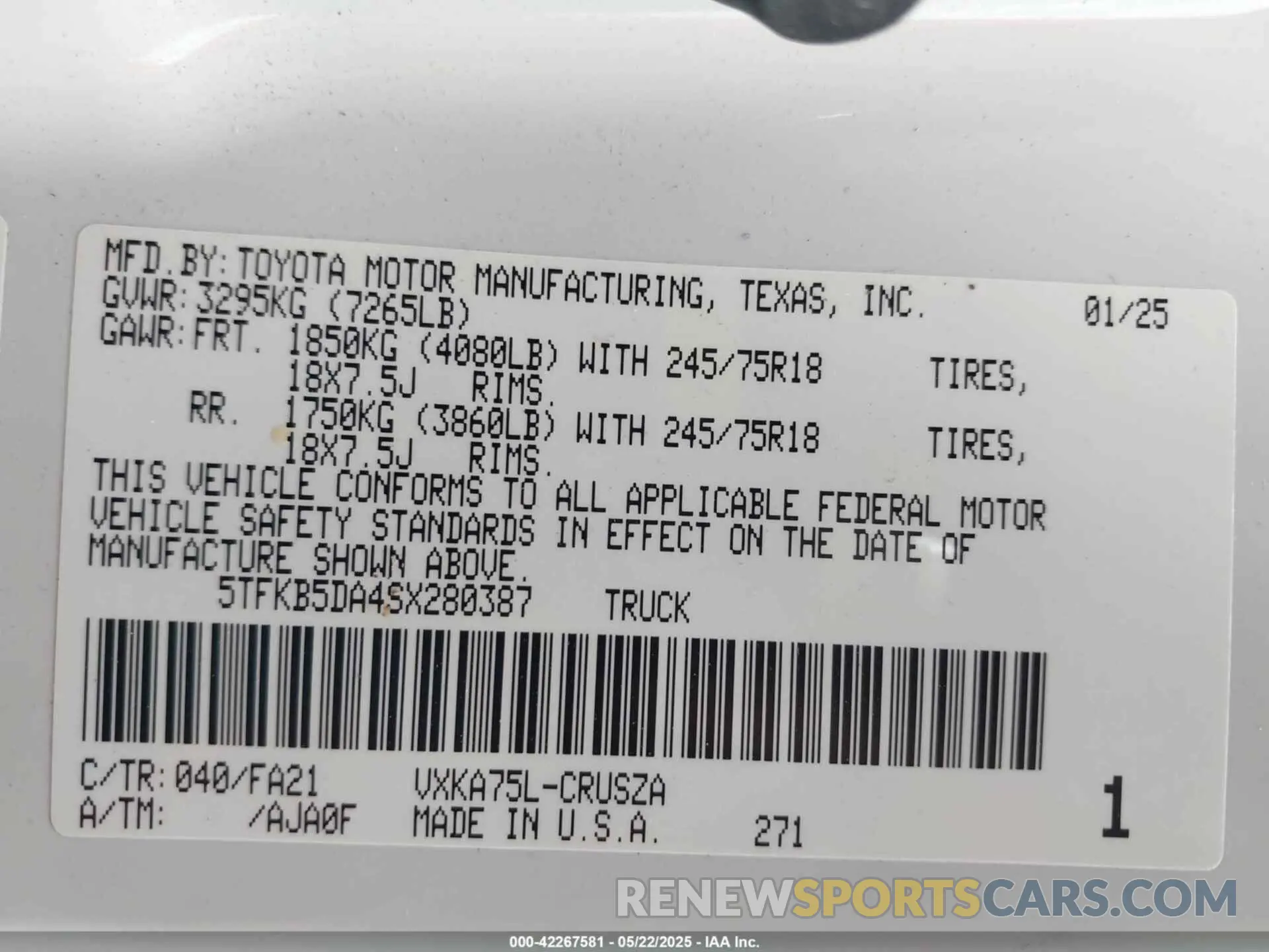 9 Photograph of a damaged car 5TFKB5DA4SX280387 TOYOTA TUNDRA 2025