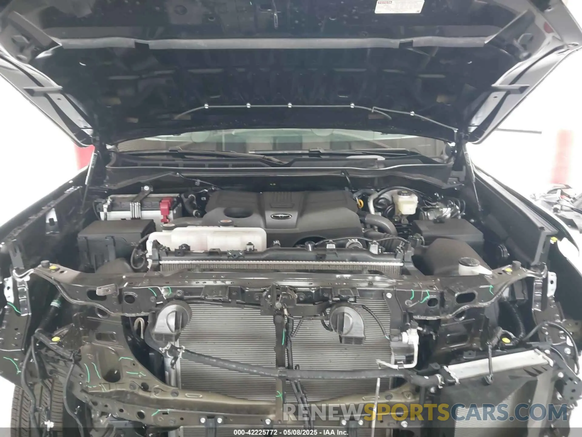 10 Photograph of a damaged car 5TFKB5DB9SX282404 TOYOTA TUNDRA 2025