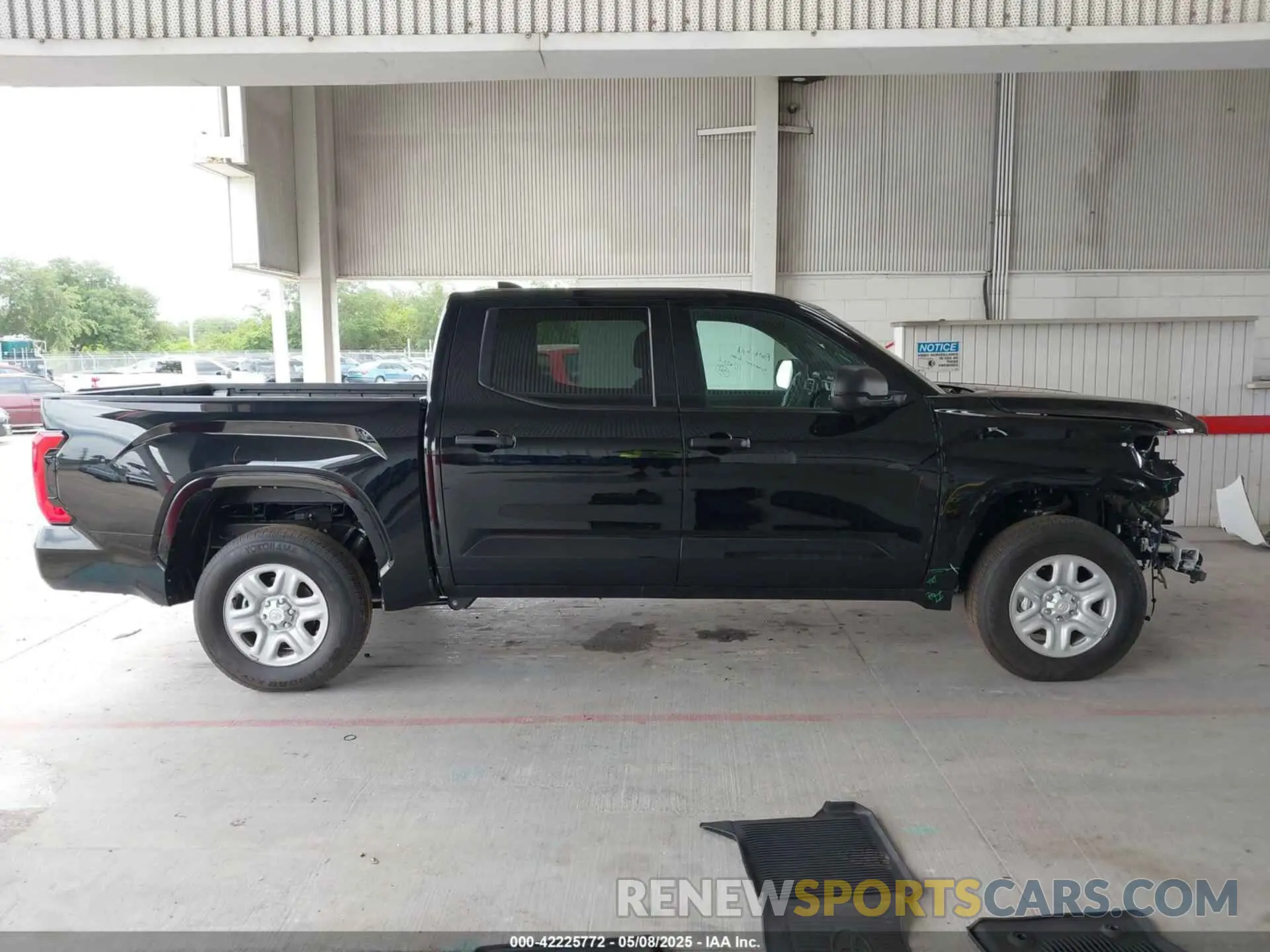 14 Photograph of a damaged car 5TFKB5DB9SX282404 TOYOTA TUNDRA 2025