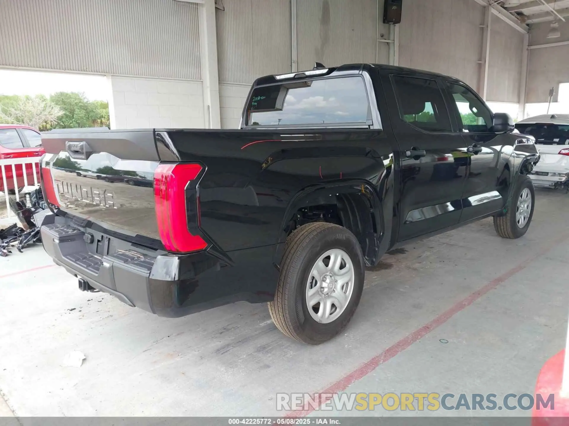 4 Photograph of a damaged car 5TFKB5DB9SX282404 TOYOTA TUNDRA 2025