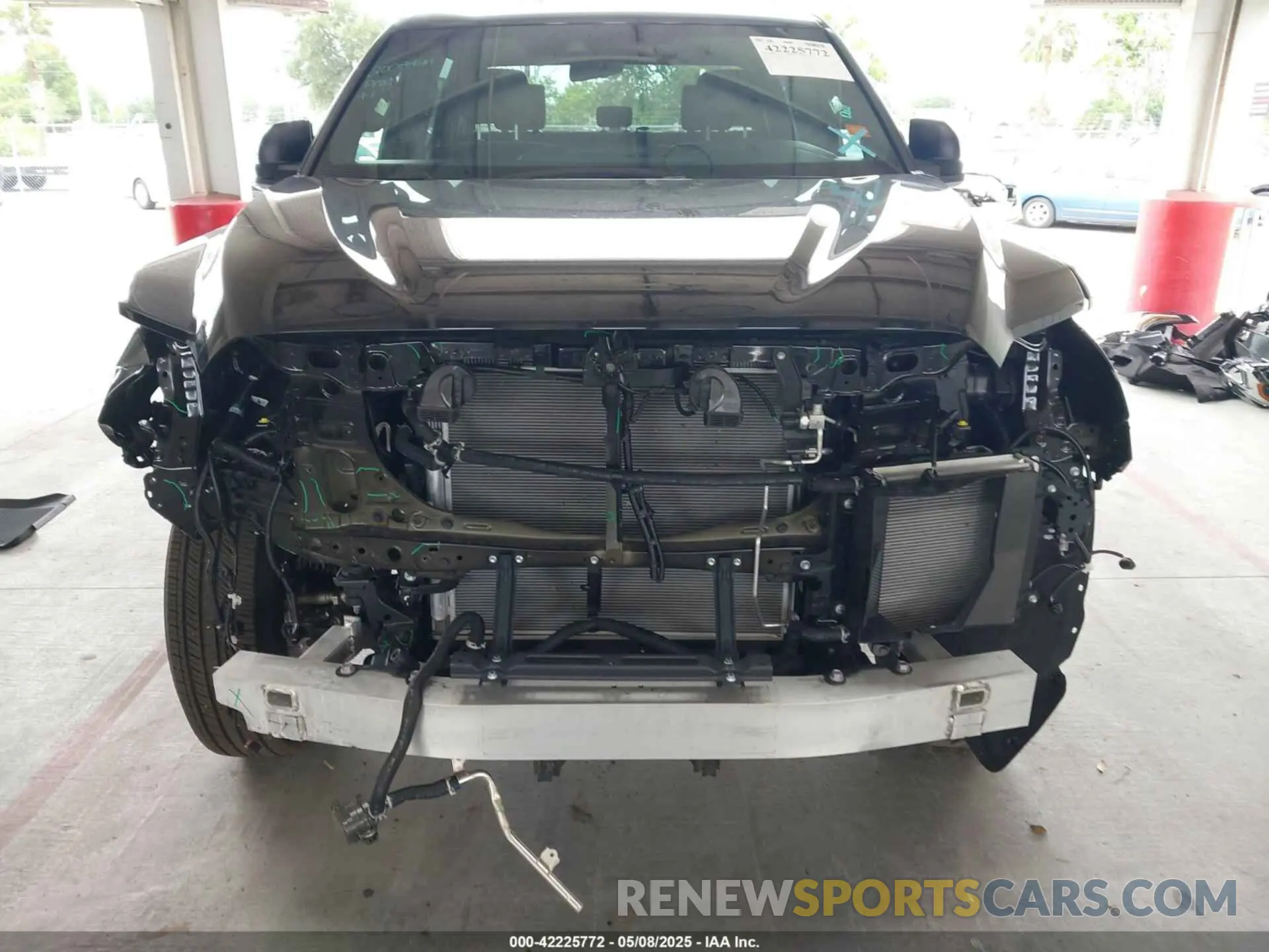 6 Photograph of a damaged car 5TFKB5DB9SX282404 TOYOTA TUNDRA 2025