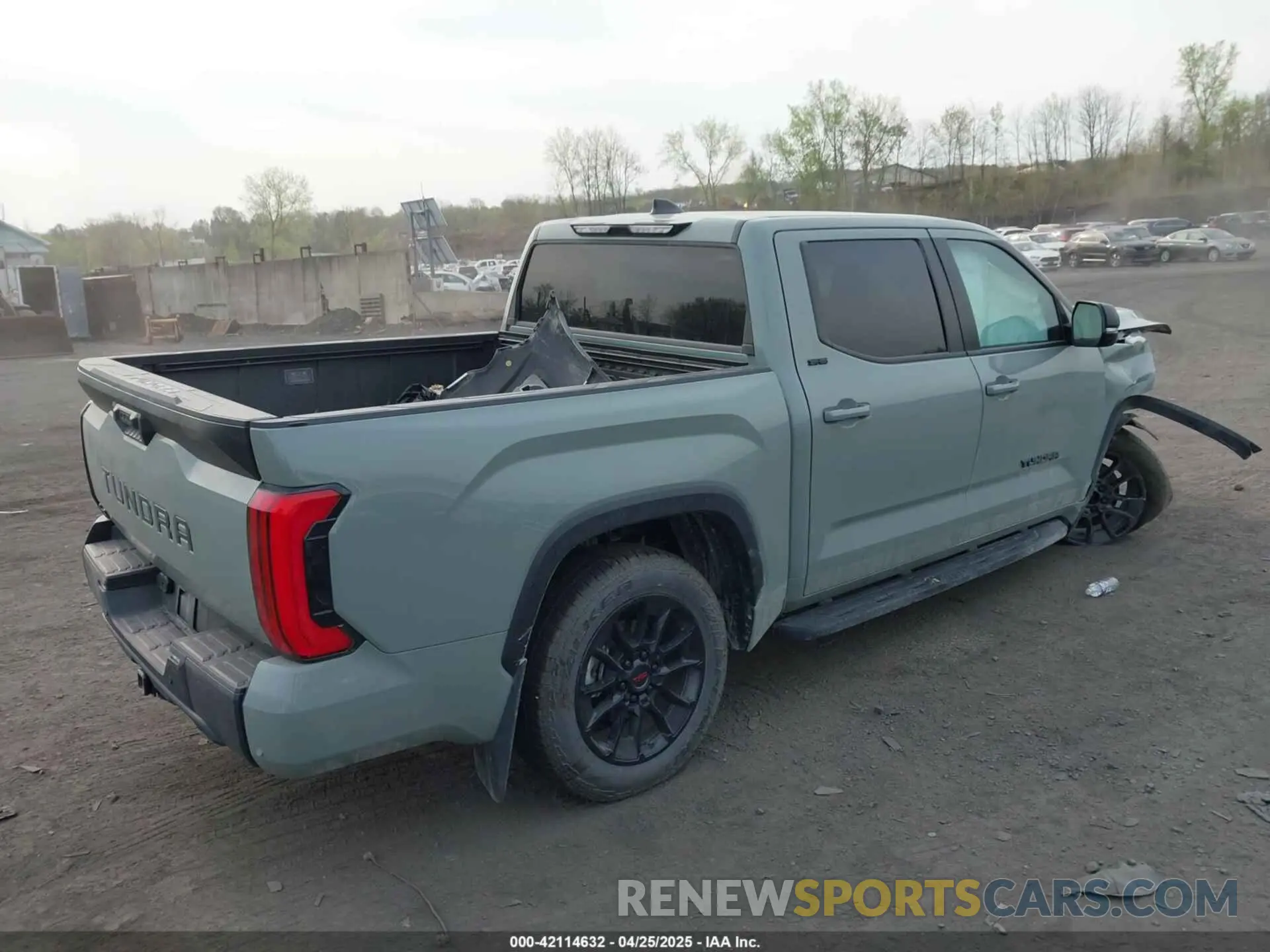 4 Photograph of a damaged car 5TFLA5DB0SX253526 TOYOTA TUNDRA 2025