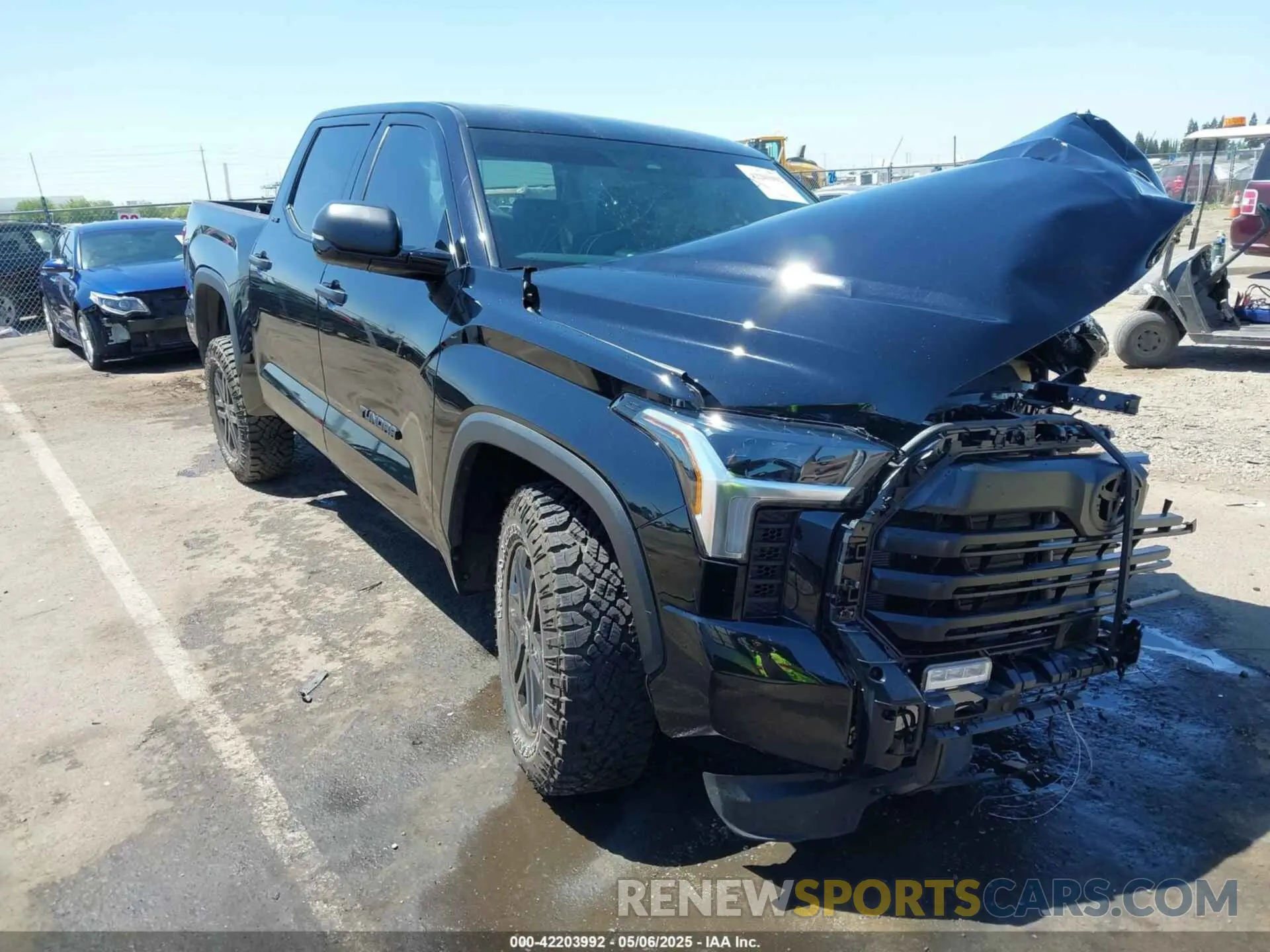 1 Photograph of a damaged car 5TFLA5DB2SX276564 TOYOTA TUNDRA 2025