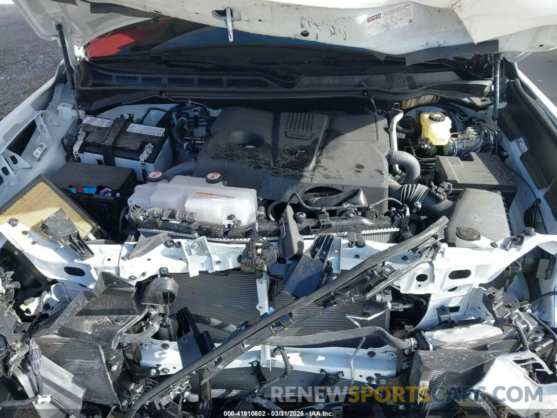 10 Photograph of a damaged car 5TFLA5DB3SX257022 TOYOTA TUNDRA 2025