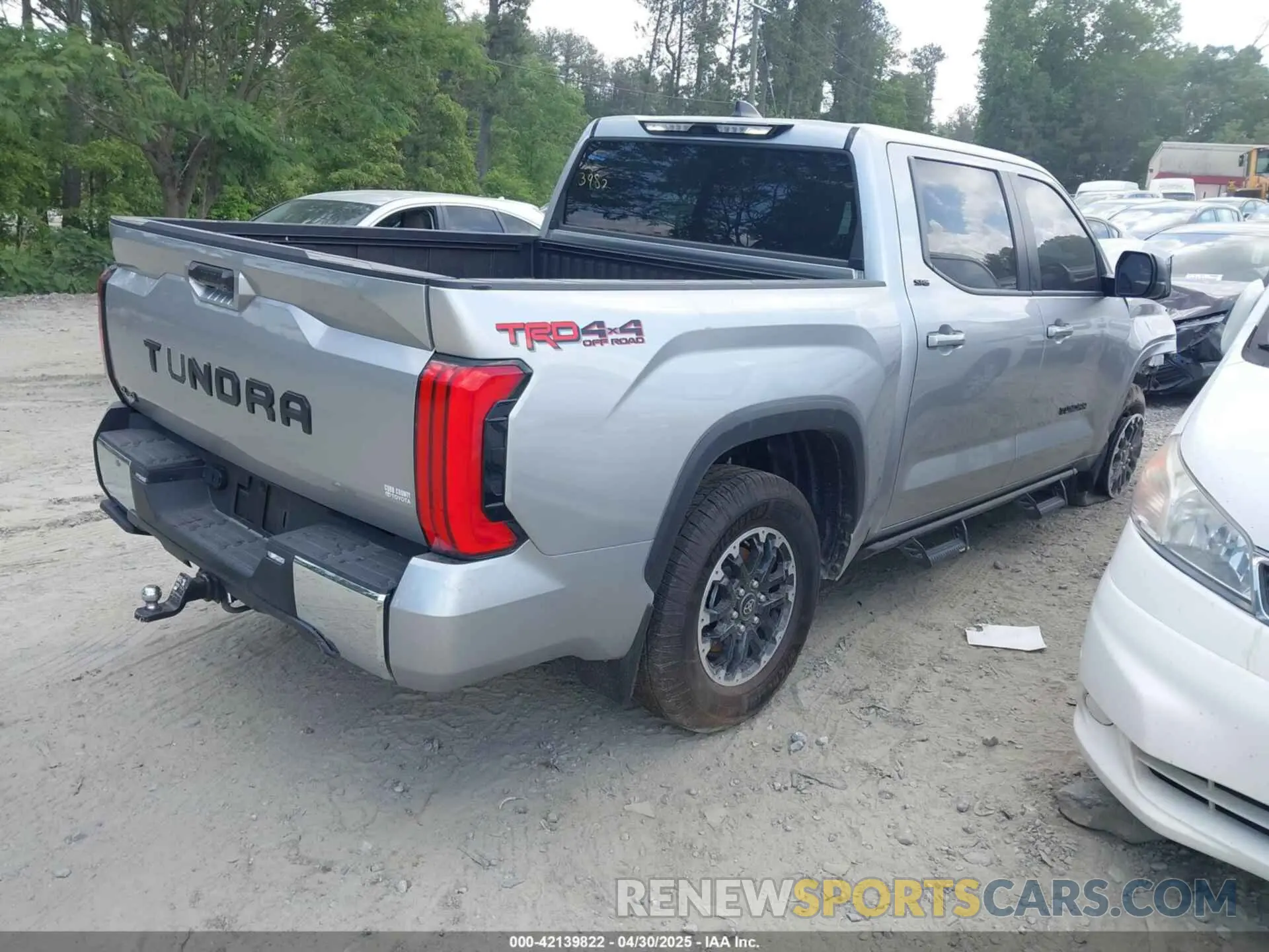 4 Photograph of a damaged car 5TFLA5DB9SX243982 TOYOTA TUNDRA 2025