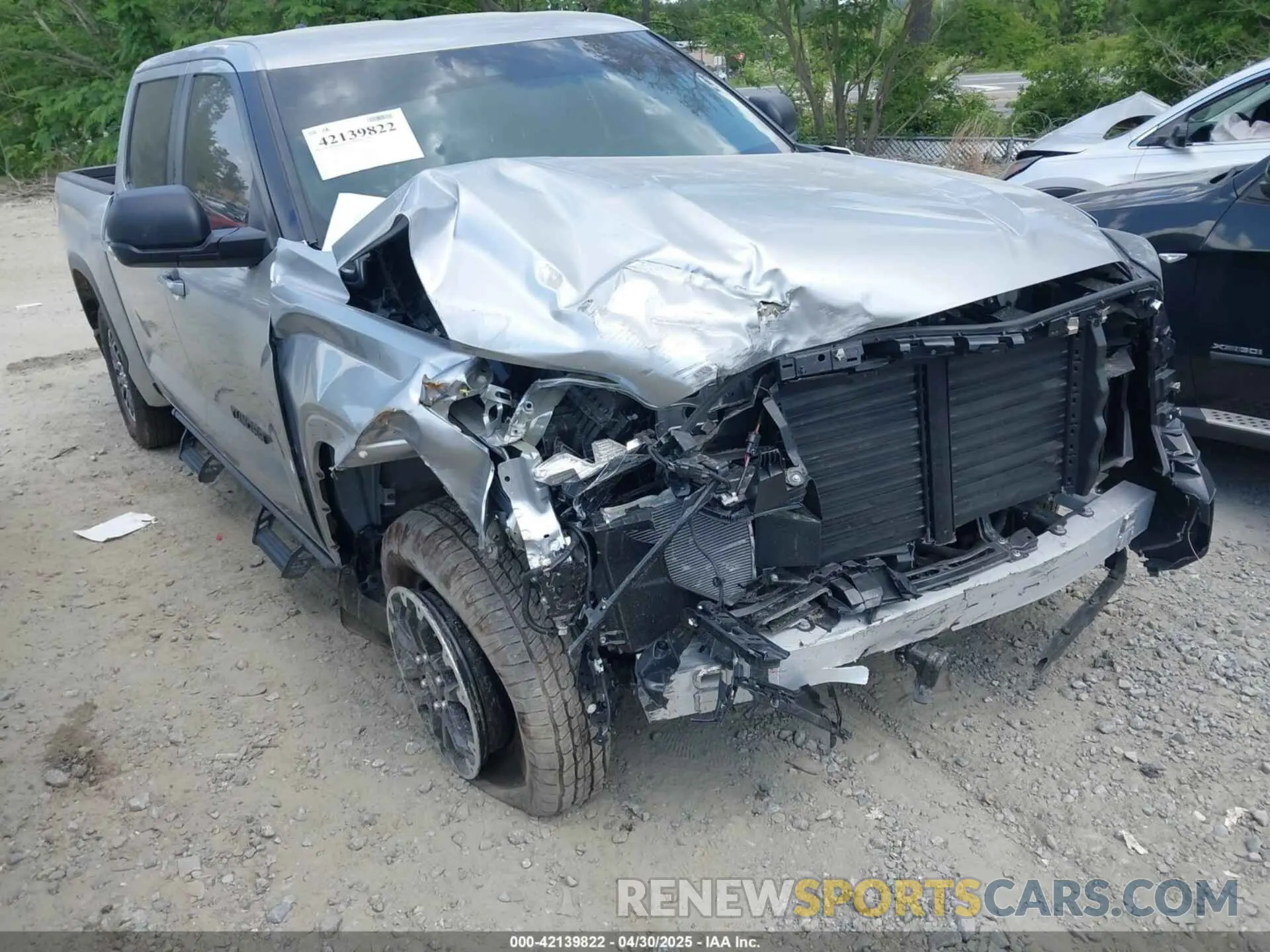 6 Photograph of a damaged car 5TFLA5DB9SX243982 TOYOTA TUNDRA 2025