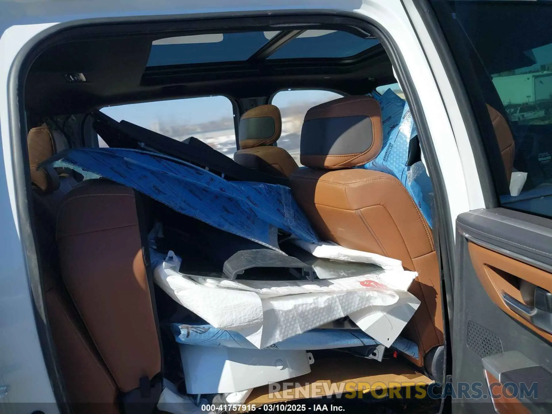 12 Photograph of a damaged car 5TFMA5DB3SX276769 TOYOTA TUNDRA 2025