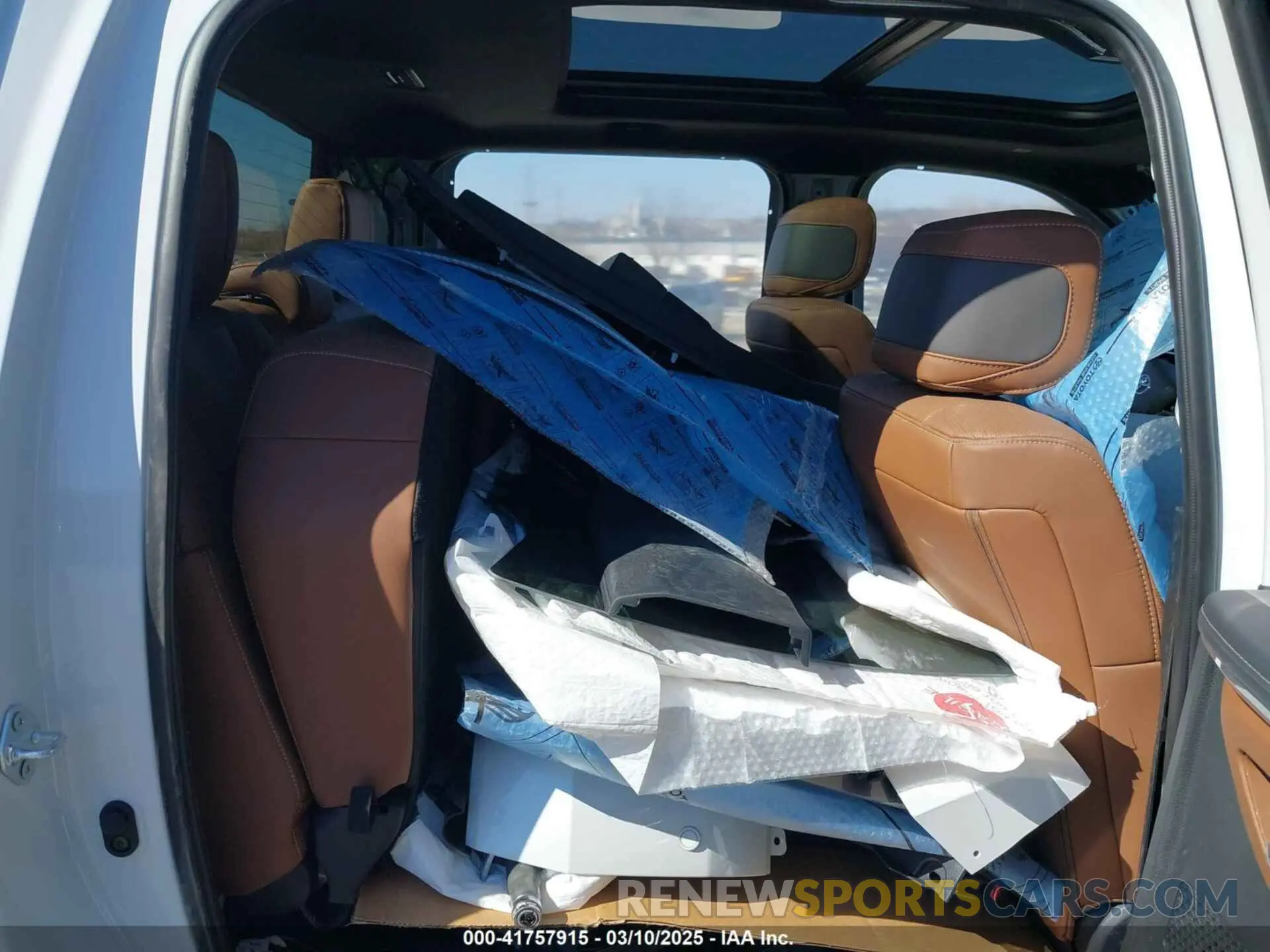 8 Photograph of a damaged car 5TFMA5DB3SX276769 TOYOTA TUNDRA 2025