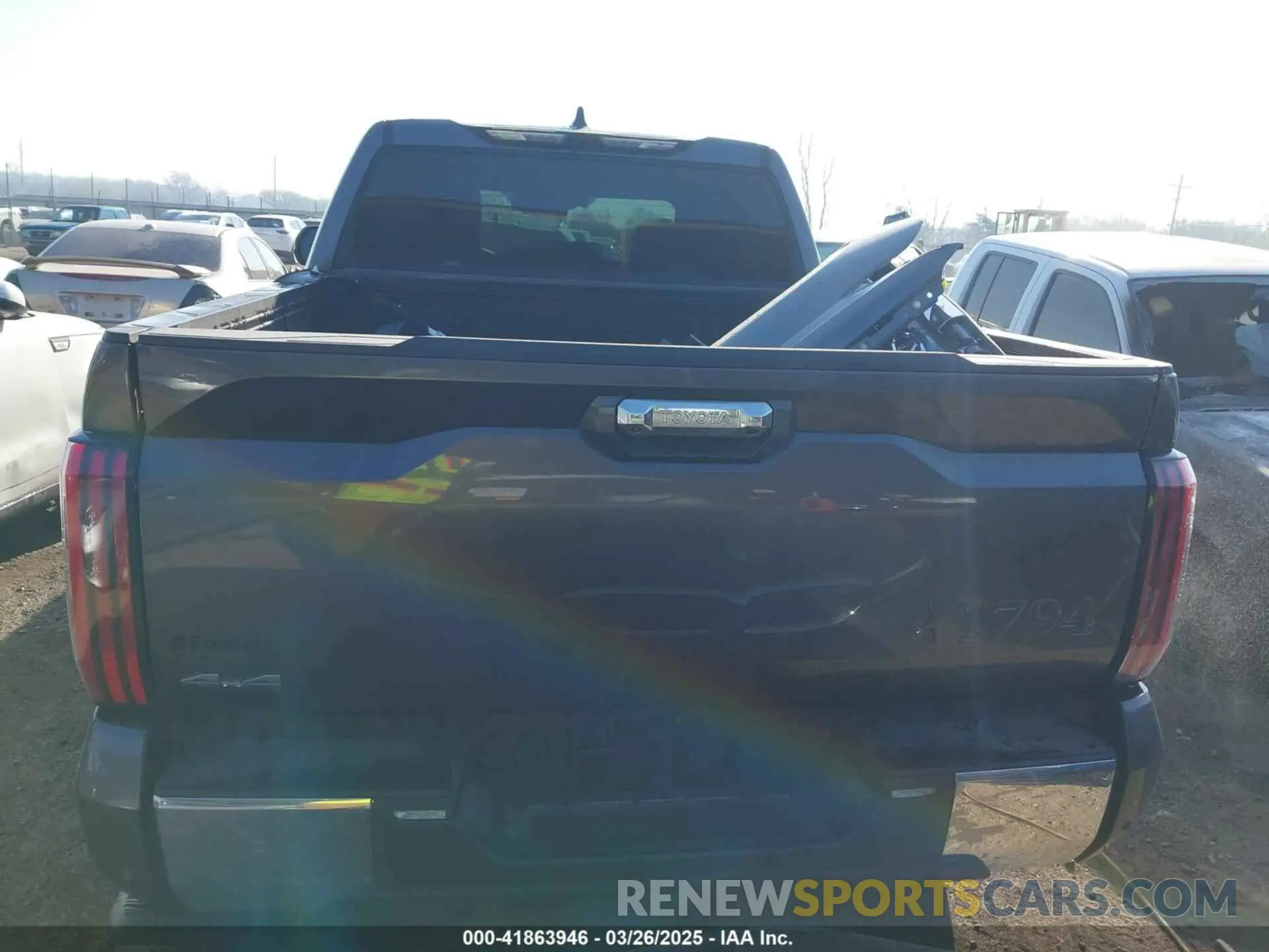 17 Photograph of a damaged car 5TFMA5DB5SX243191 TOYOTA TUNDRA 2025