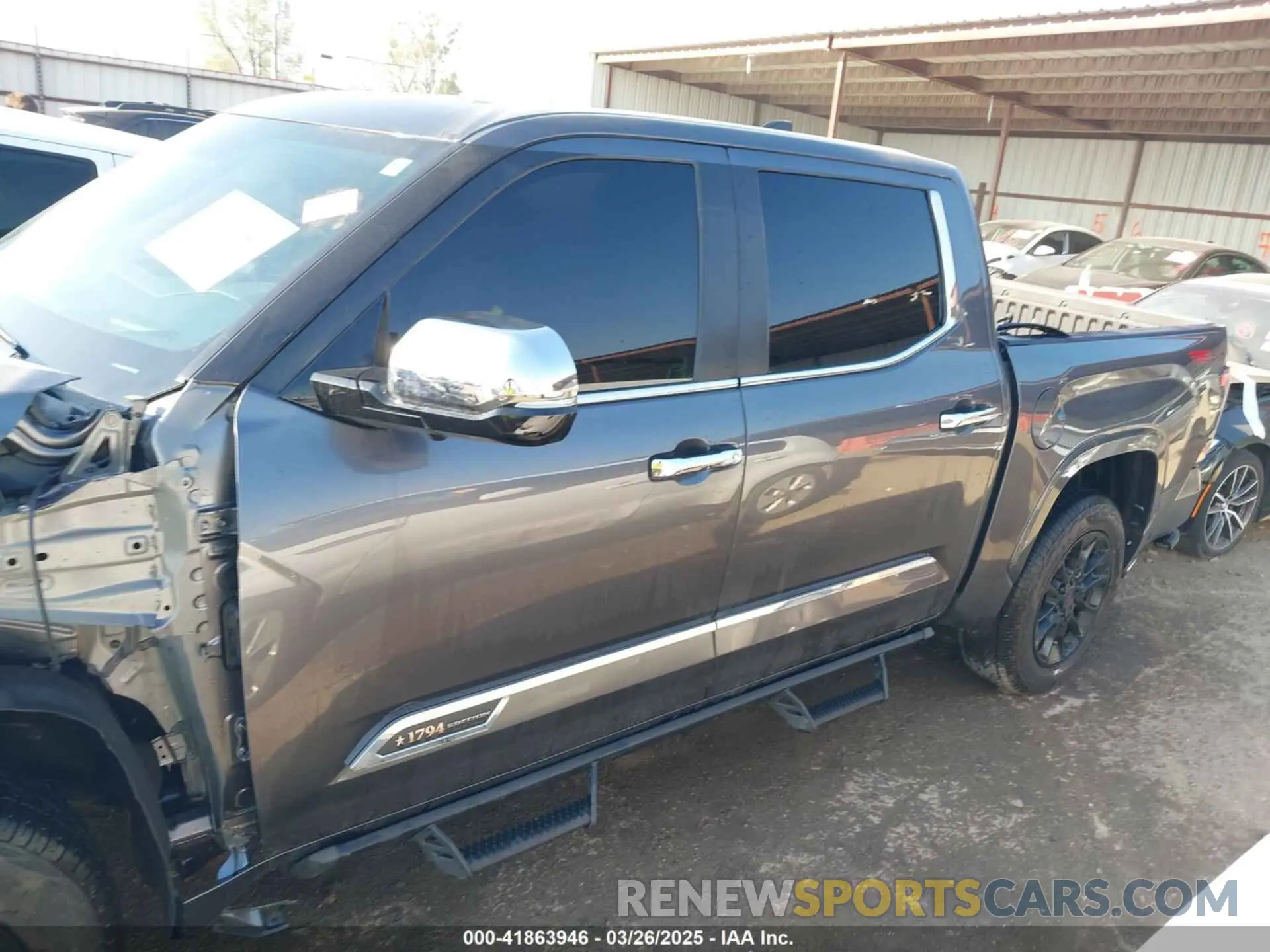 19 Photograph of a damaged car 5TFMA5DB5SX243191 TOYOTA TUNDRA 2025