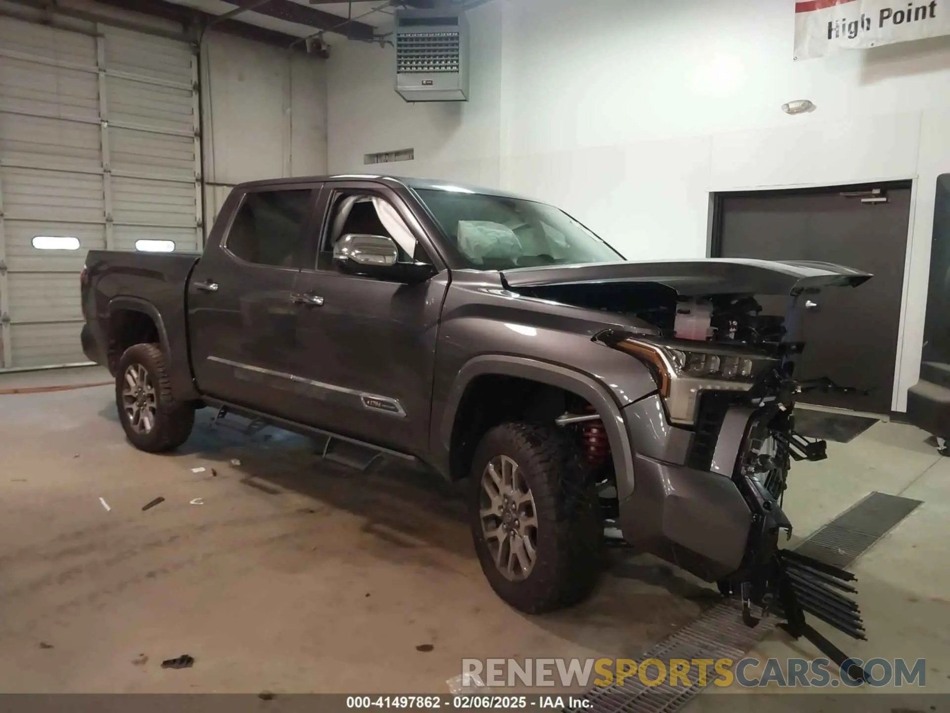 1 Photograph of a damaged car 5TFMA5DB5SX247306 TOYOTA TUNDRA 2025