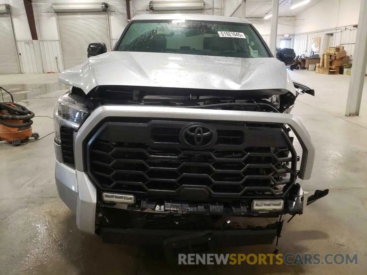5 Photograph of a damaged car 5TFWA5DB7SX257859 TOYOTA TUNDRA 2025