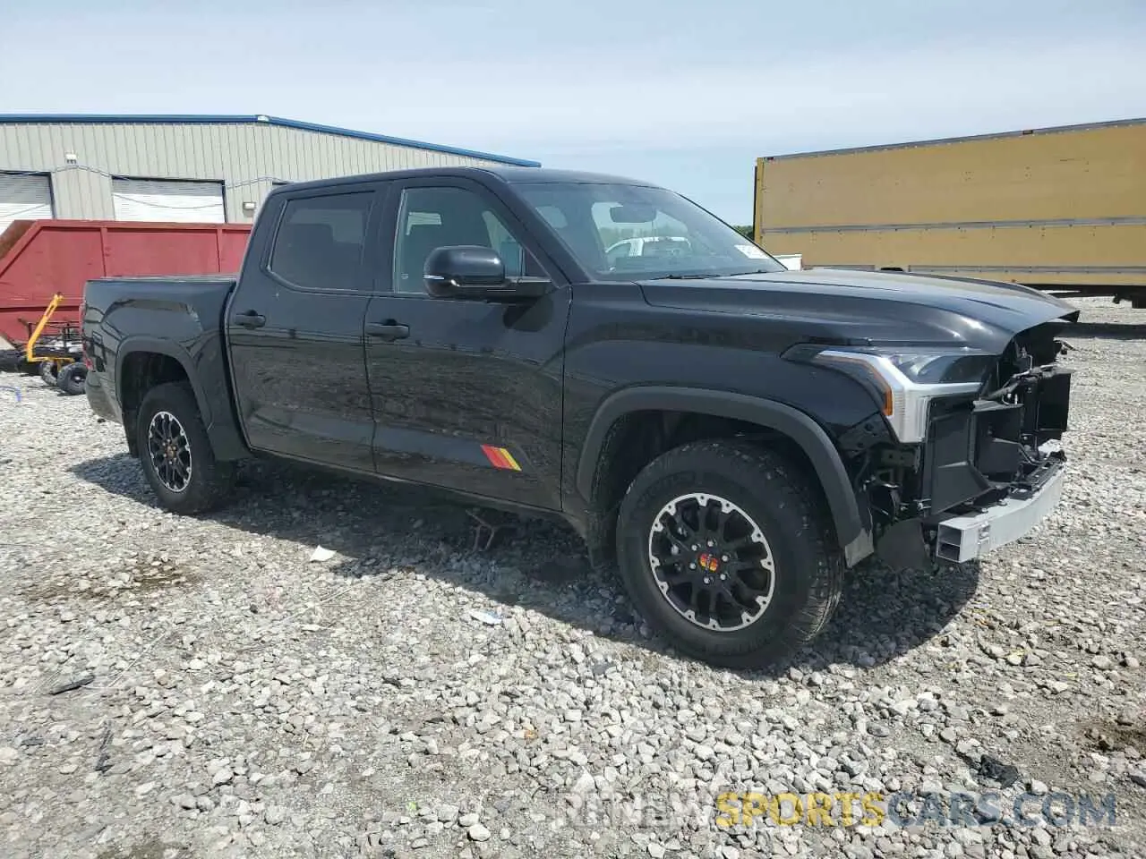 4 Photograph of a damaged car 5TFWA5DBXSX247567 TOYOTA TUNDRA 2025