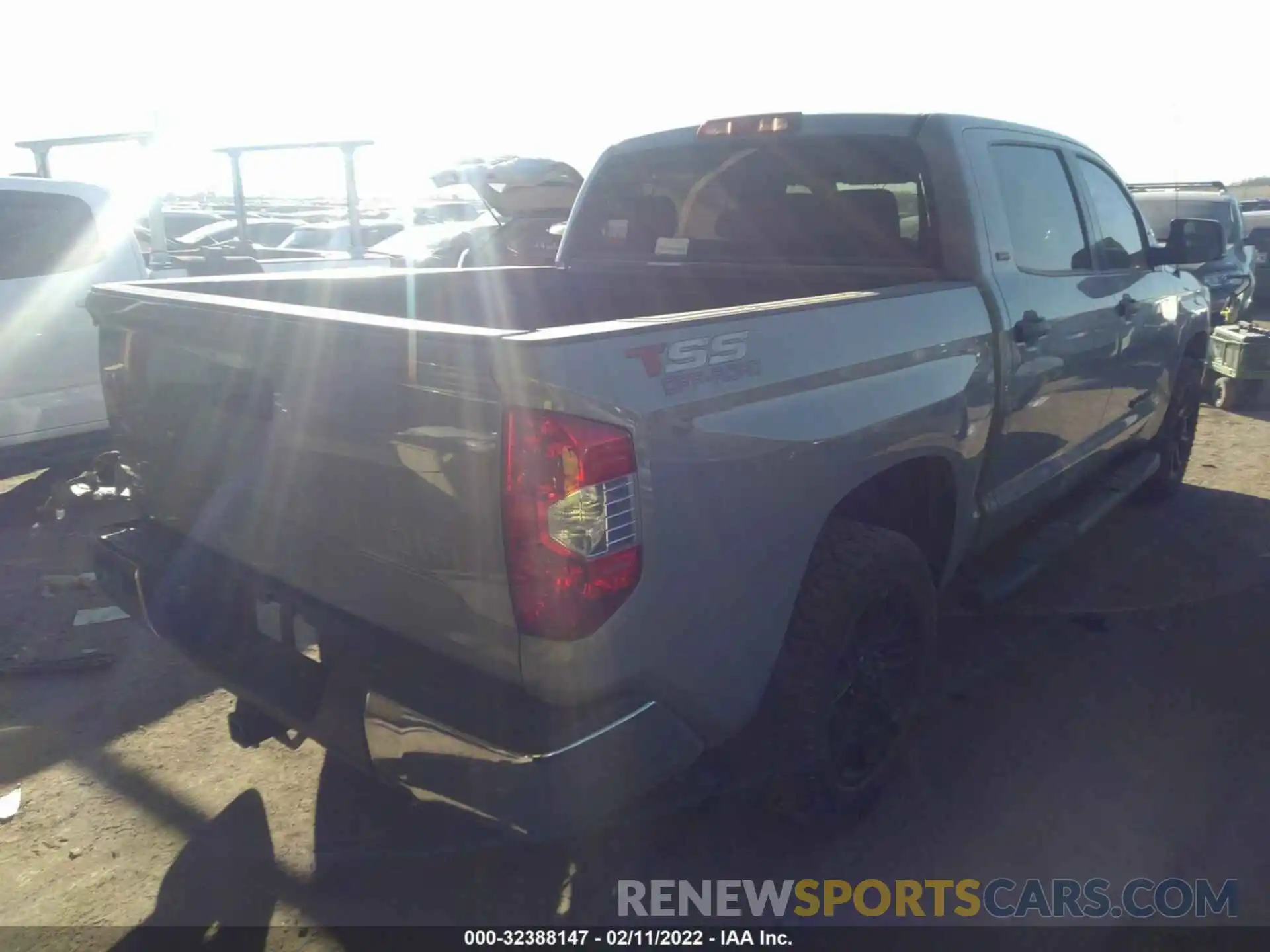 4 Photograph of a damaged car 5TFEM5F19KX142056 TOYOTA TUNDRA 2WD 2019