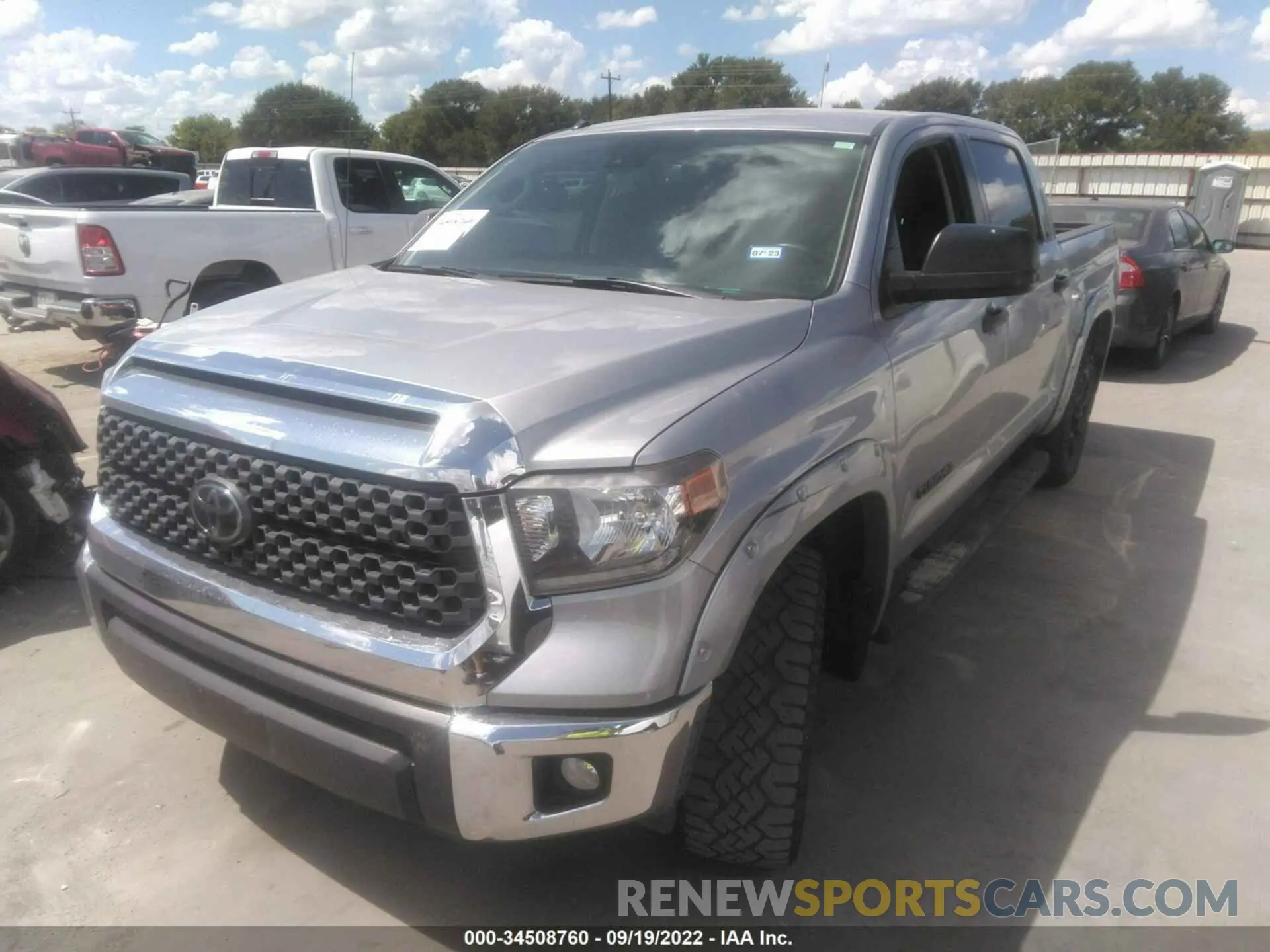 2 Photograph of a damaged car 5TFEM5F1XKX136797 TOYOTA TUNDRA 2WD 2019